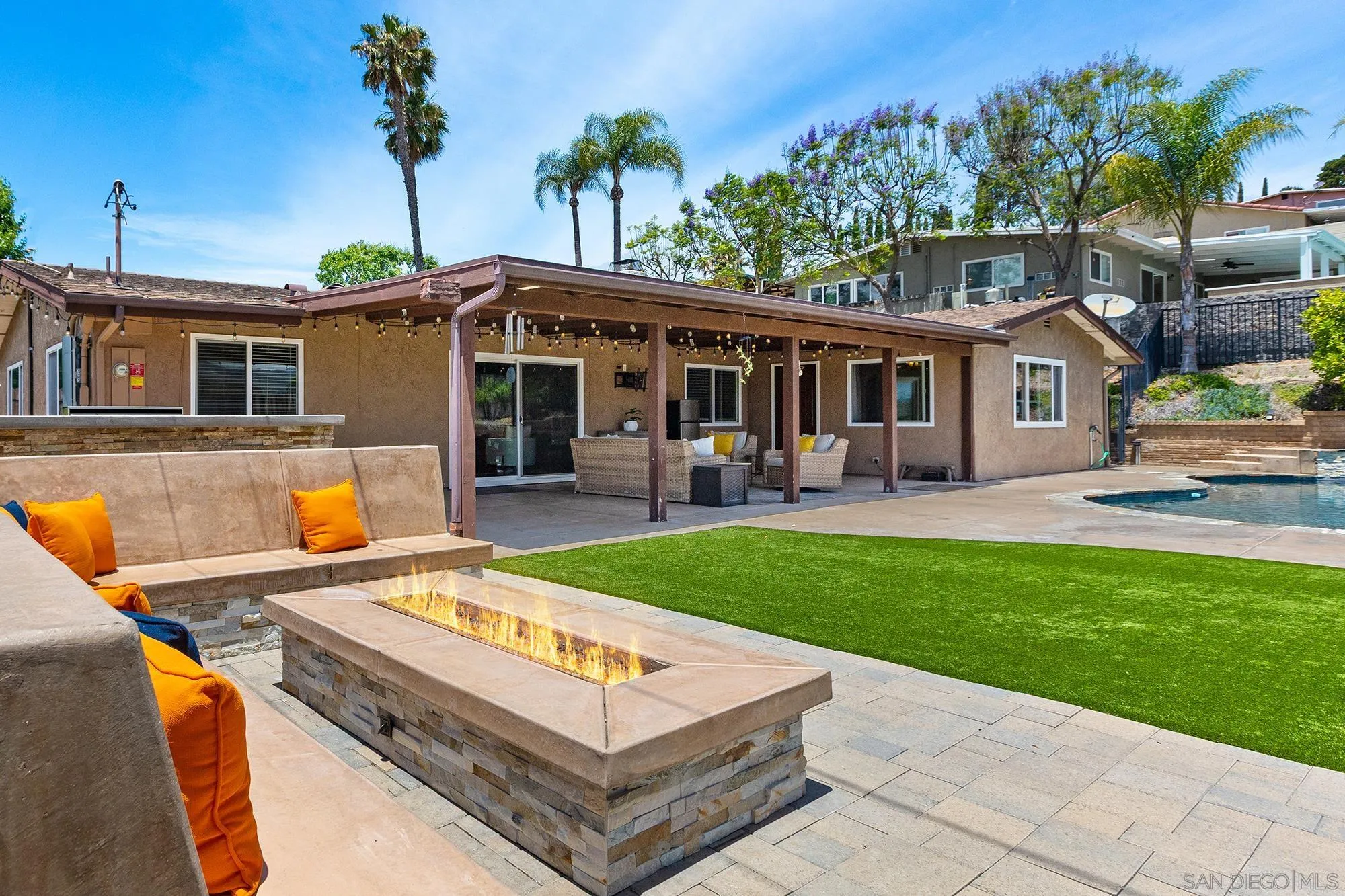 https://cdn.realtyfeed.com/cdn/127/260013951/413ba8d7169e988e1ff51fdabf17e228.webp