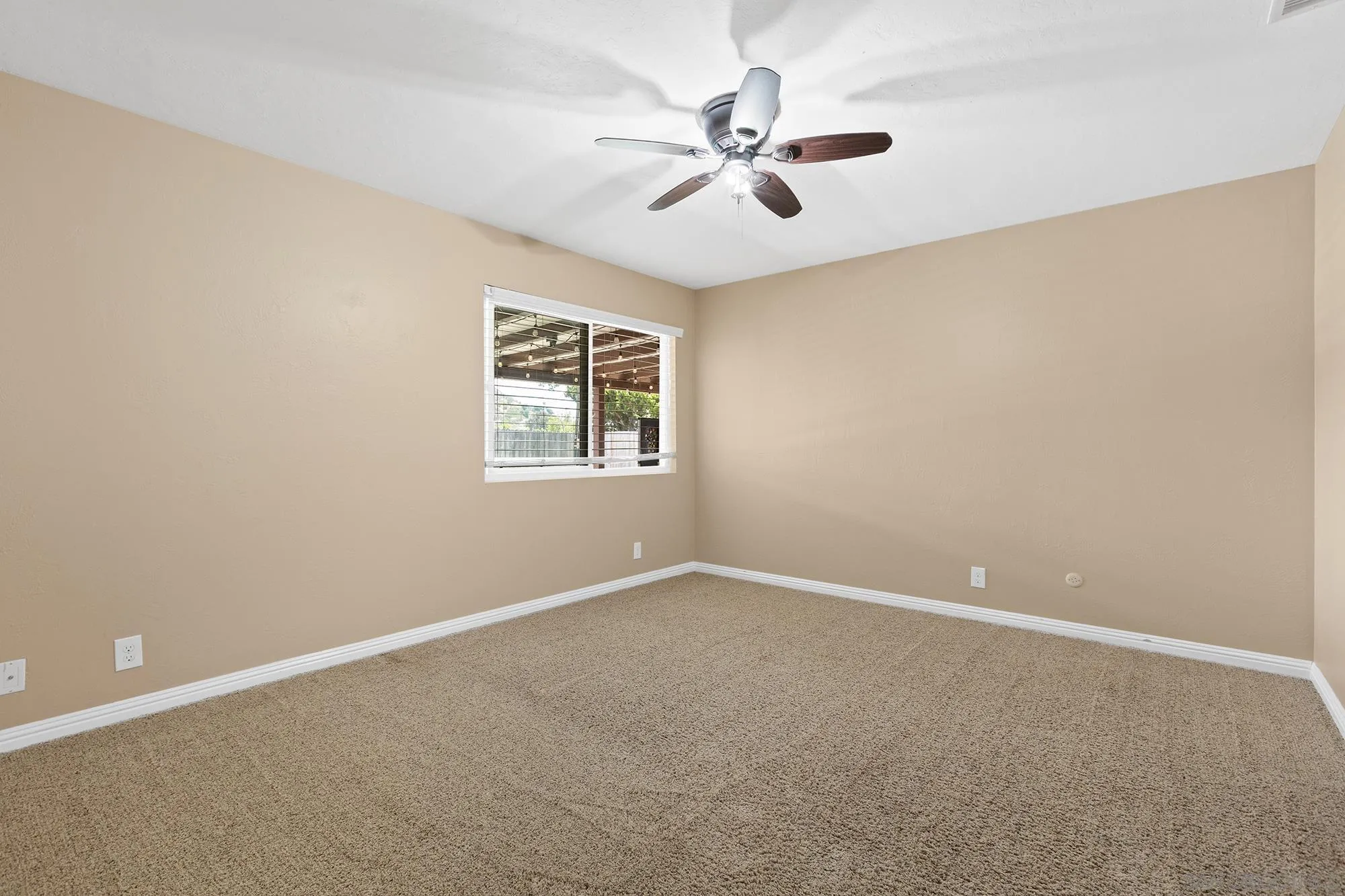 https://cdn.realtyfeed.com/cdn/127/260013951/7cca49b894d59c200a353b1188fc39c4.webp