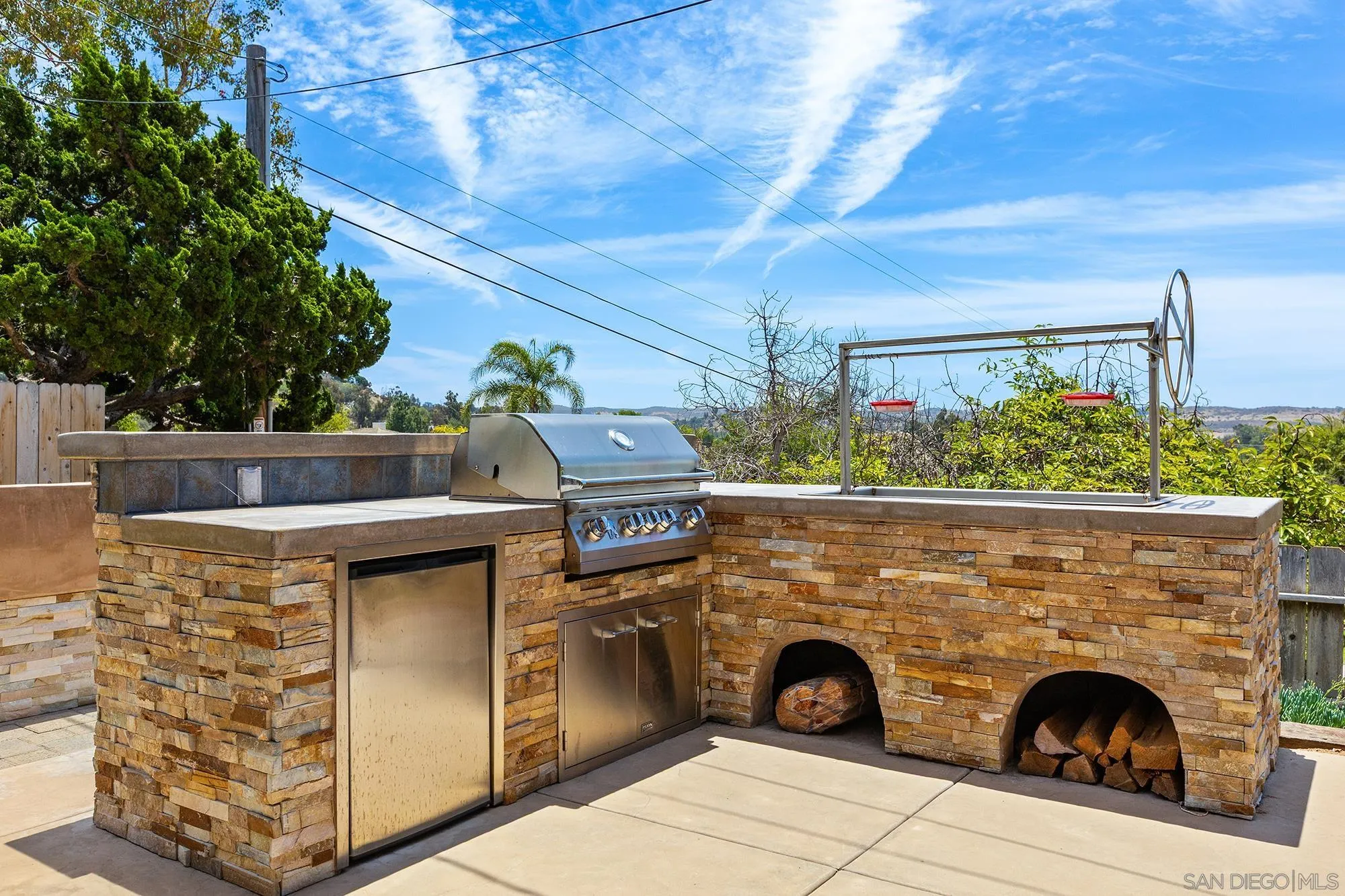 https://cdn.realtyfeed.com/cdn/127/260013951/9c444451ea153668832be0d35c720779.webp