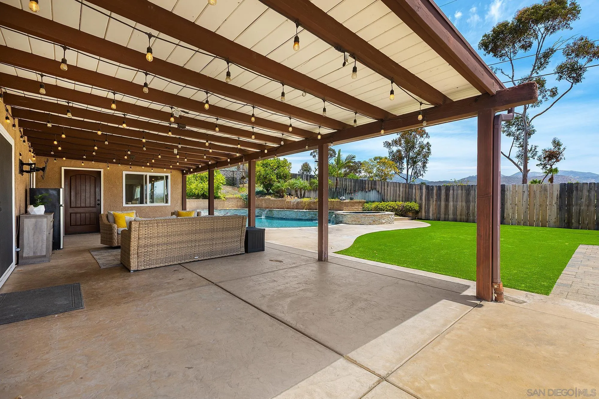 https://cdn.realtyfeed.com/cdn/127/260013951/cc33e637b57c29c40c9922c811378025.webp