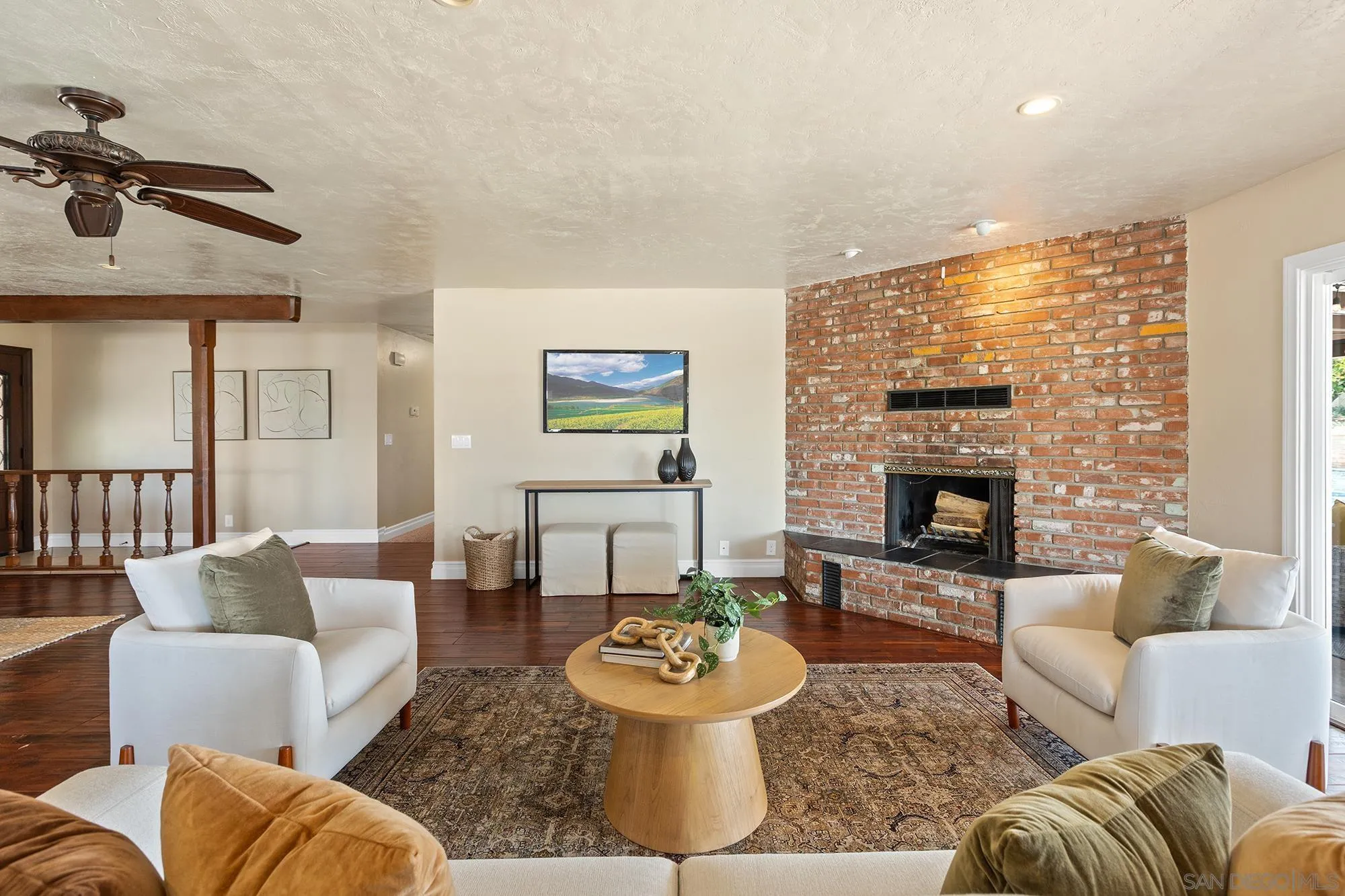 https://cdn.realtyfeed.com/cdn/127/260013951/e0107b9b97c2442507bdaa201e16a151.webp
