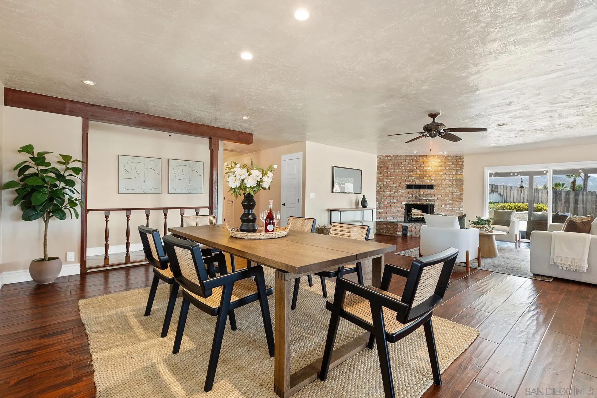 https://cdn.realtyfeed.com/cdn/127/260013951/f847e3d3080fe0b1548f74d18edf44d8.webp