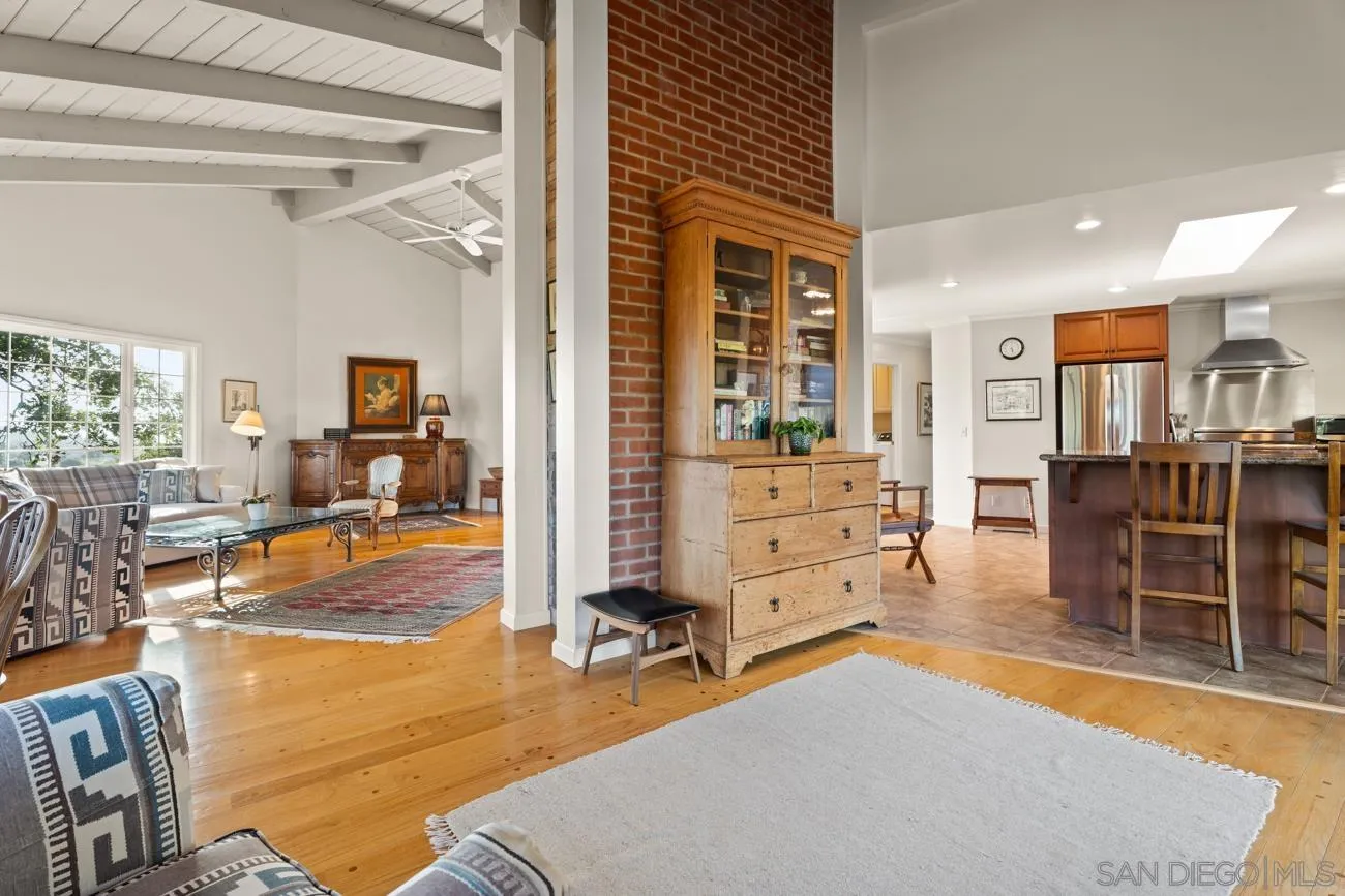 https://cdn.realtyfeed.com/cdn/127/260013952/0cb905b1dde98fedc99151fe34f917c0.webp
