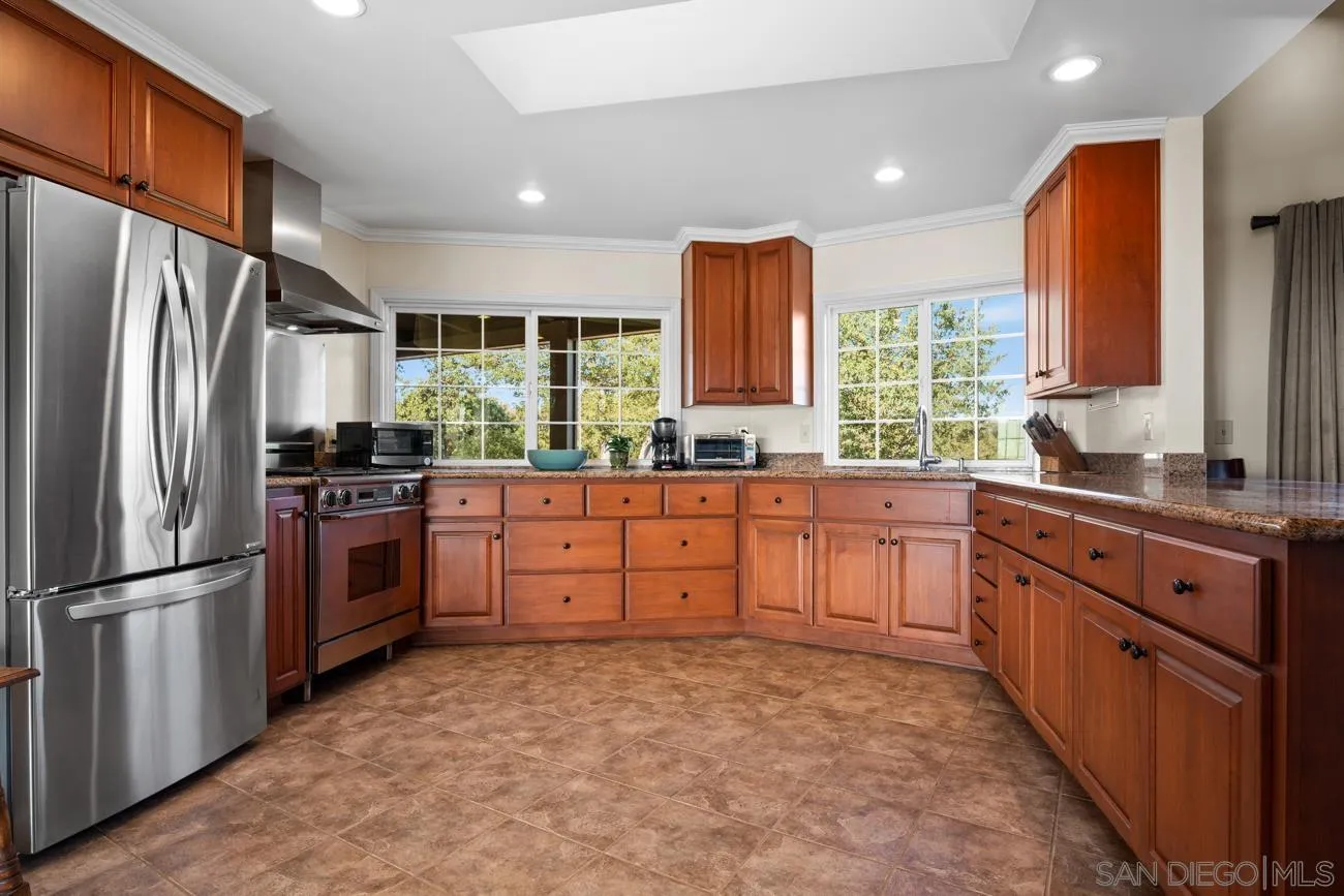 https://cdn.realtyfeed.com/cdn/127/260013952/0de42f98444b9ba5bc238baeca387a5d.webp
