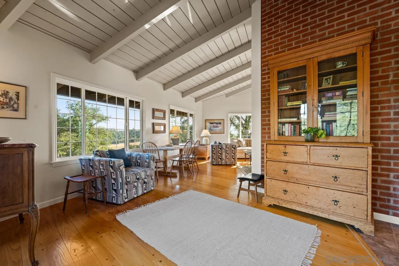 https://cdn.realtyfeed.com/cdn/127/260013952/631e833a566cd417a13438e9640dd232.webp