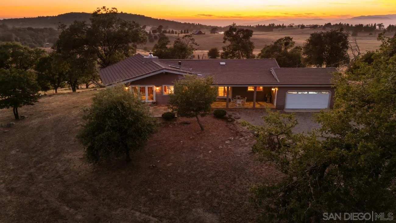 https://cdn.realtyfeed.com/cdn/127/260013952/6d8a3ac736c410d8bbf3f106291e6ba8.webp