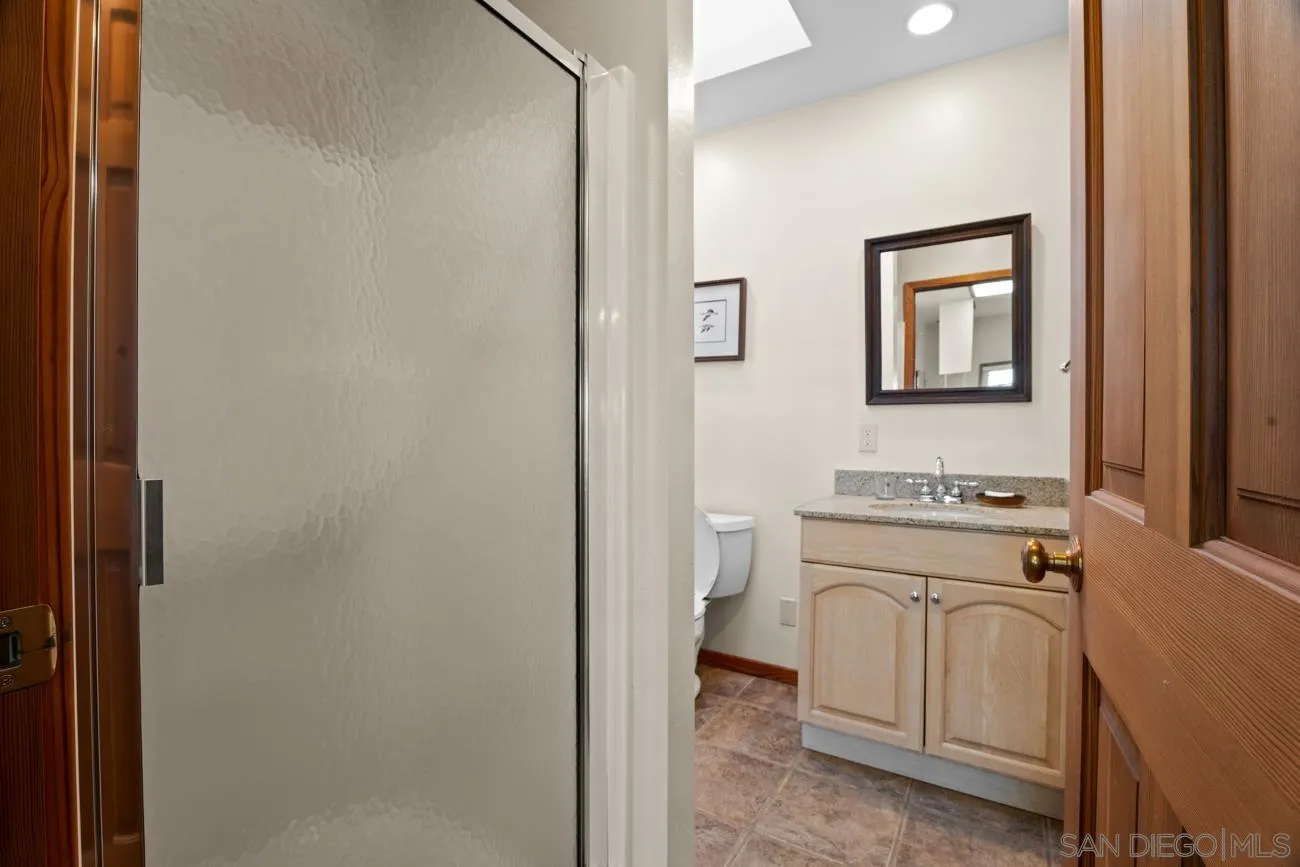 https://cdn.realtyfeed.com/cdn/127/260013952/ce478b3d2efb4aa7c6a9b93f9ab788d5.webp