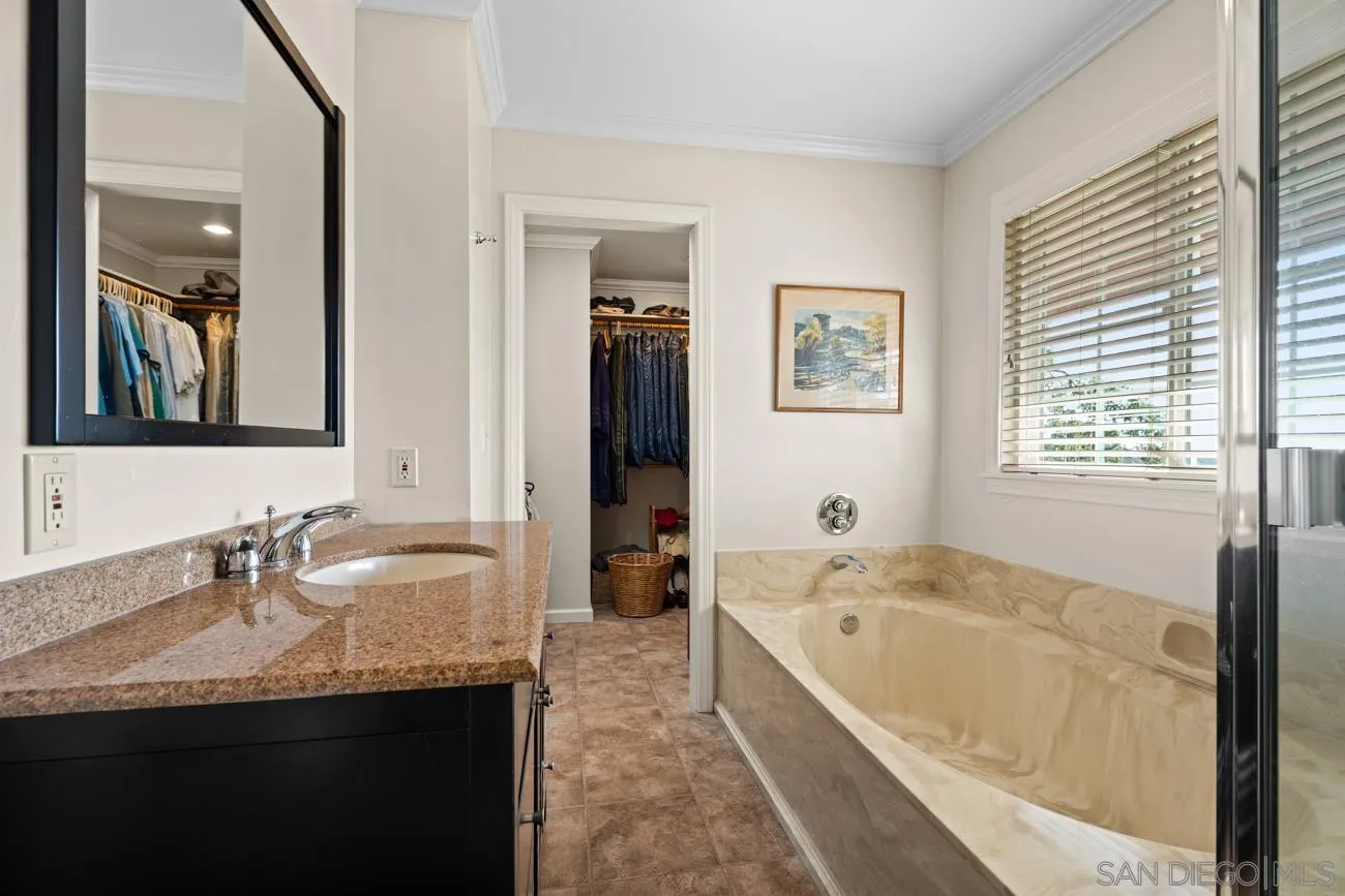 https://cdn.realtyfeed.com/cdn/127/260013952/e9df459e98ae33bbcc43a1cbc74e87bf.webp