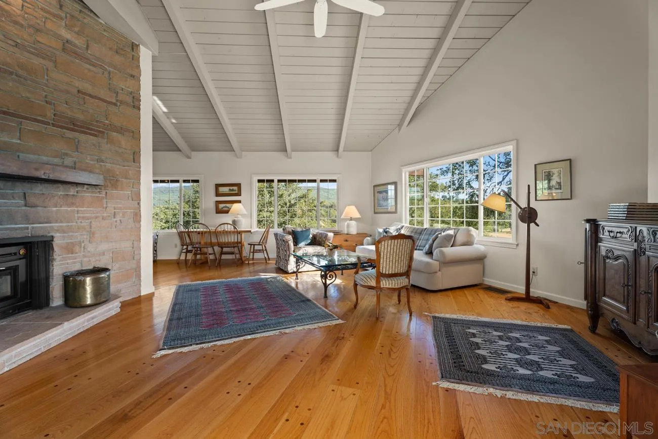 https://cdn.realtyfeed.com/cdn/127/260013952/ed34e80f0e52eaae990147bf51a22ebf.webp