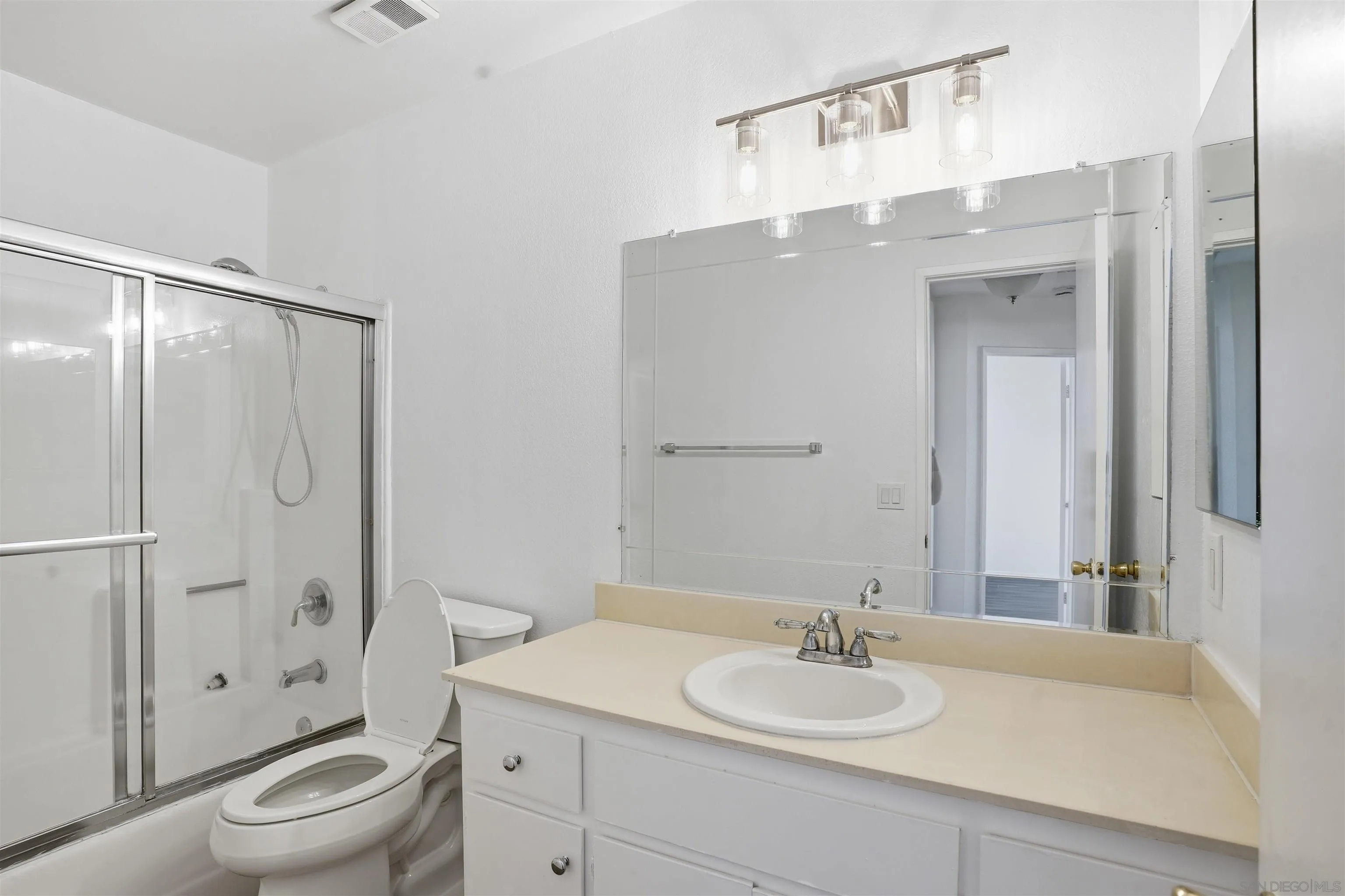 Photo #18: 260013955 Listing: Photo #18