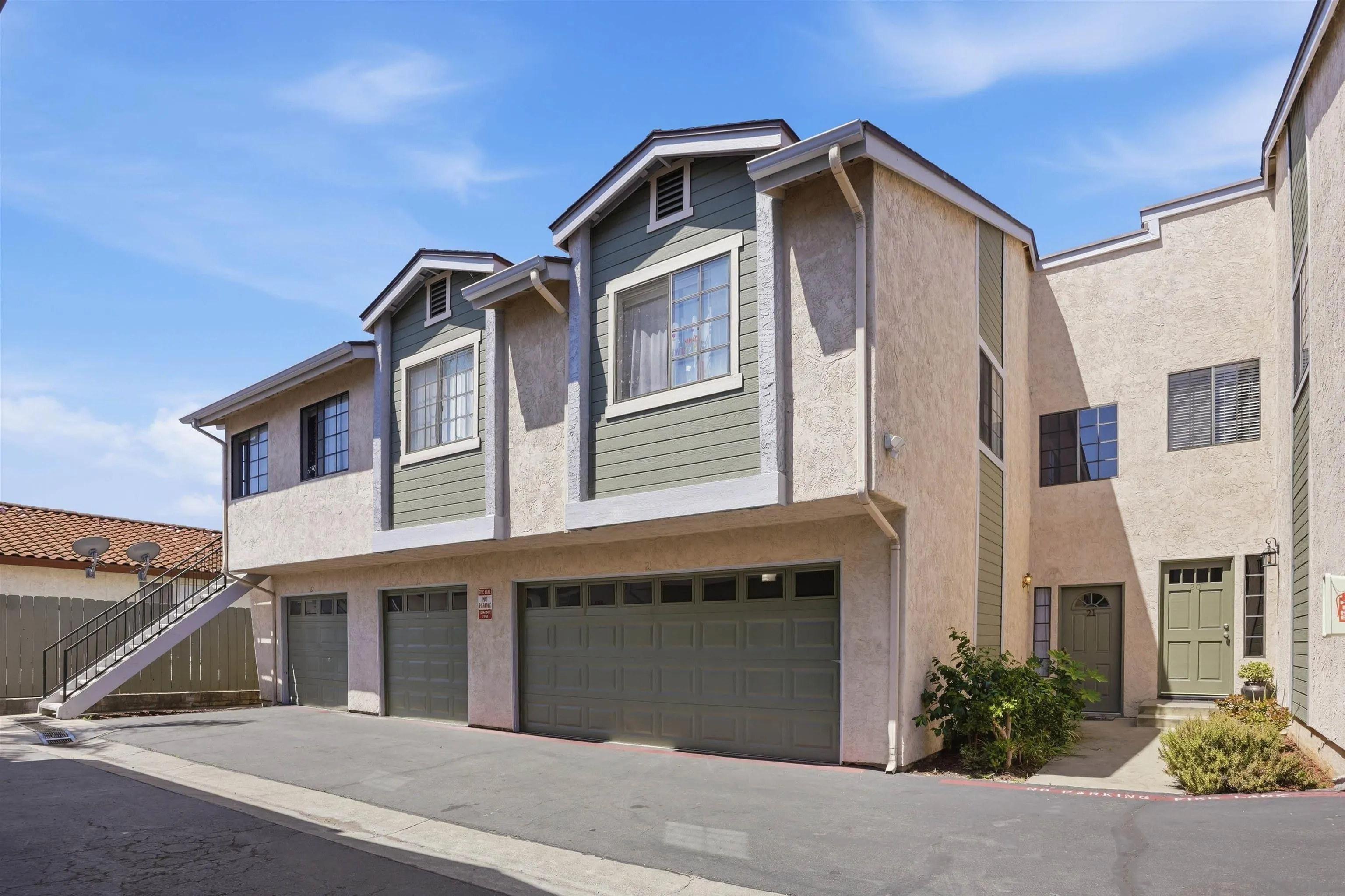 Photo #1: 260013955 Listing: Photo #1