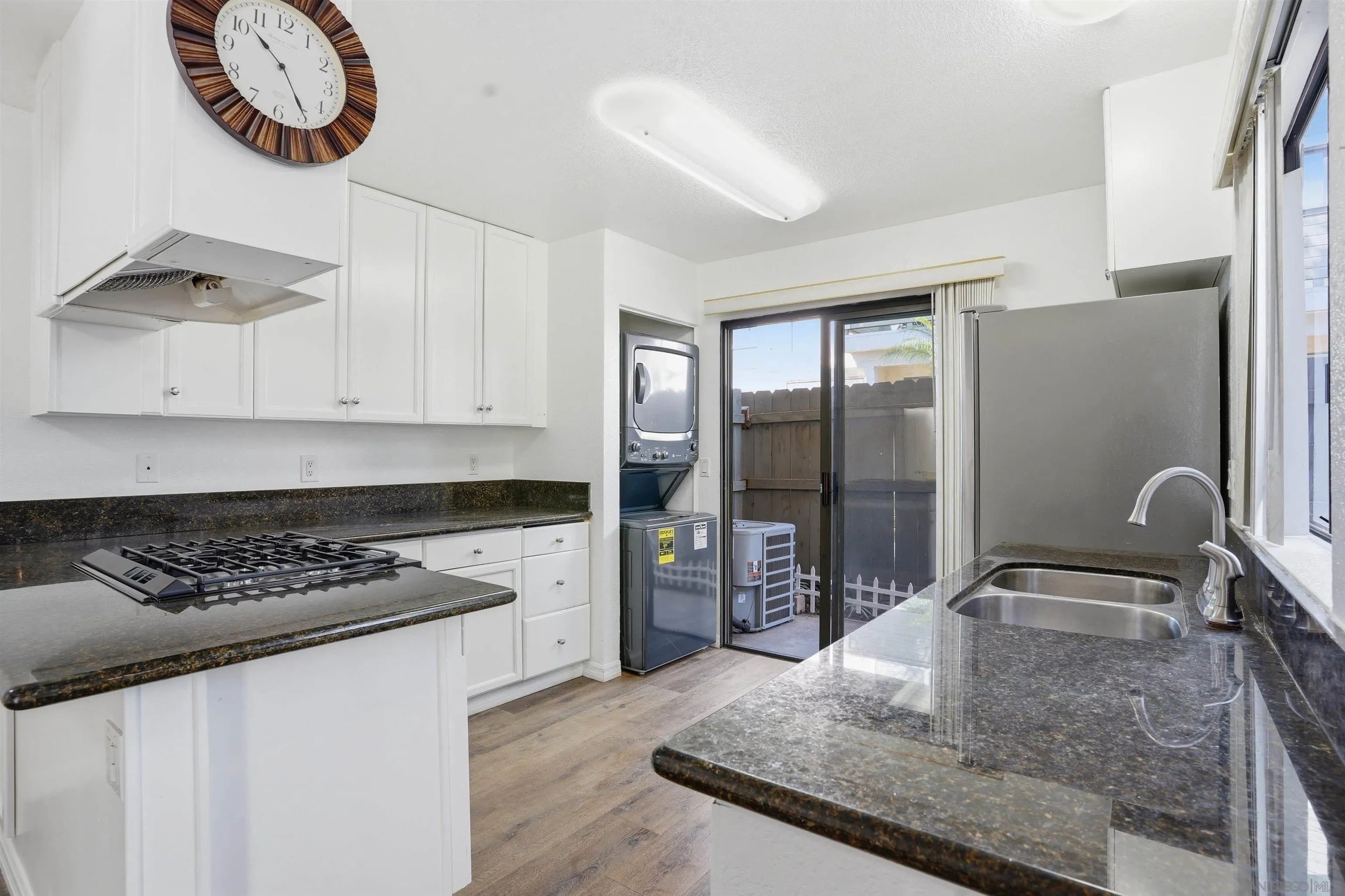 Photo #8: 260013955 Listing: Photo #8