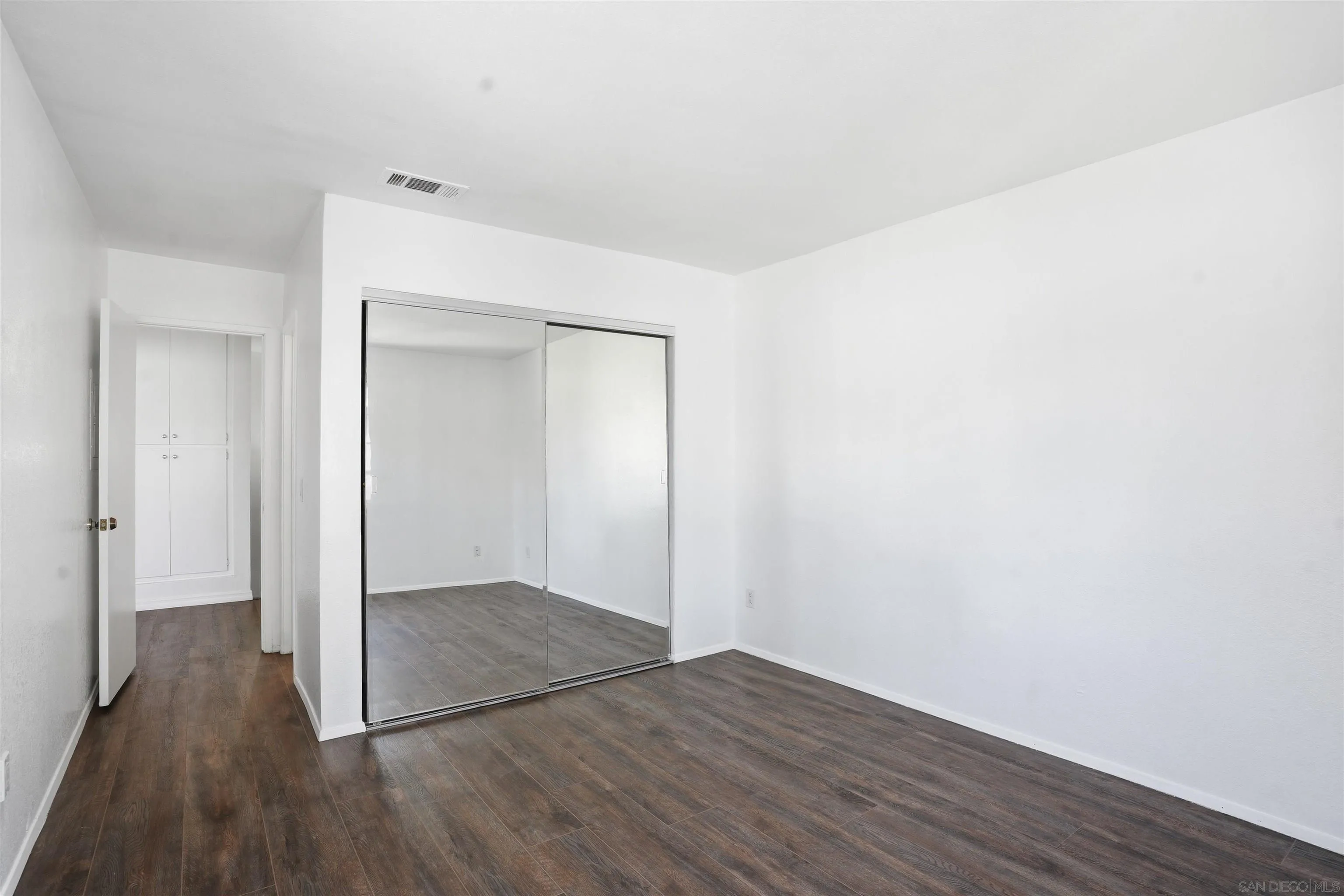 Photo #12: 260013955 Listing: Photo #12