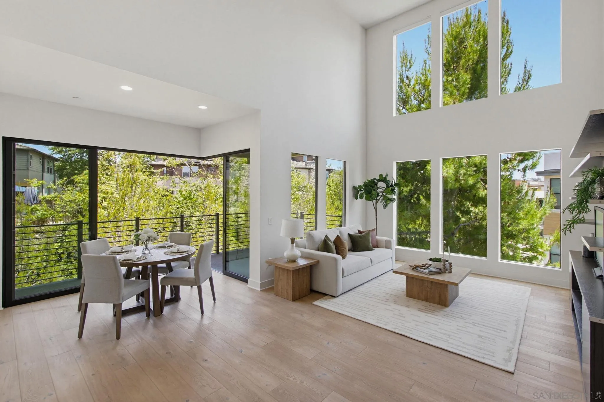 Photo #2: 260013956 Listing: Photo #2