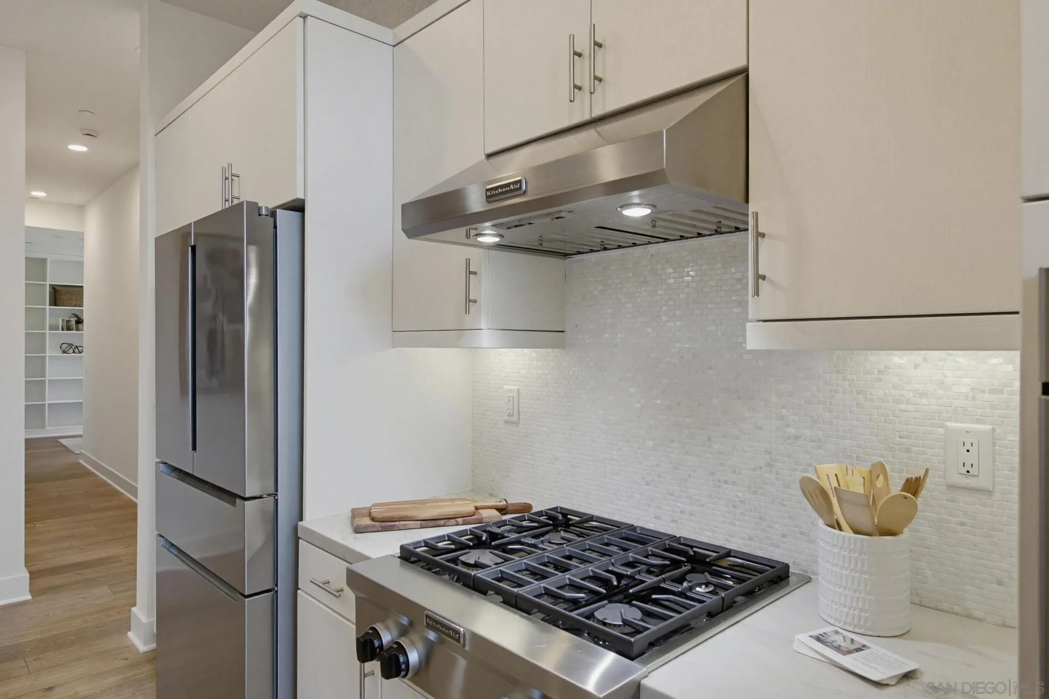 https://cdn.realtyfeed.com/cdn/127/260013956/75d5f0c2137405c9366b2860481e257b.webp