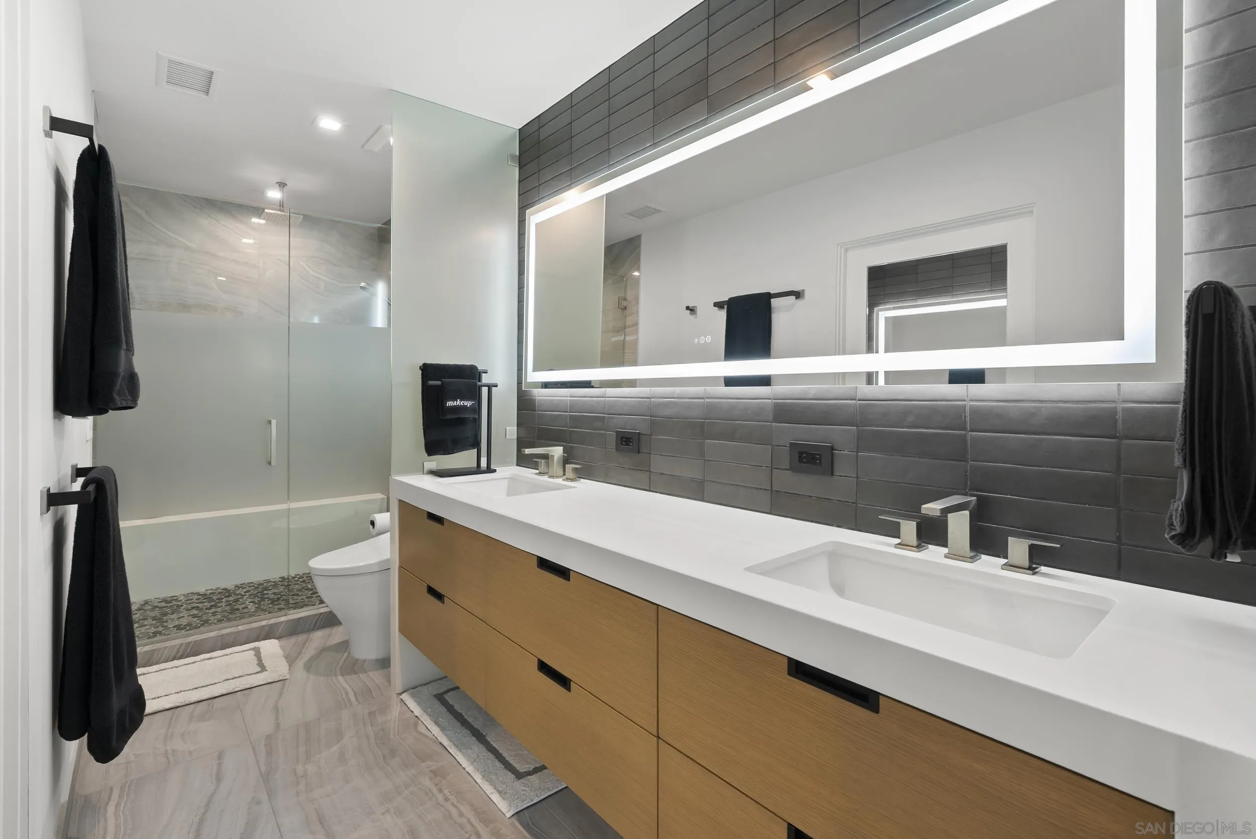 Photo #19: 260013960 Listing: Photo #19