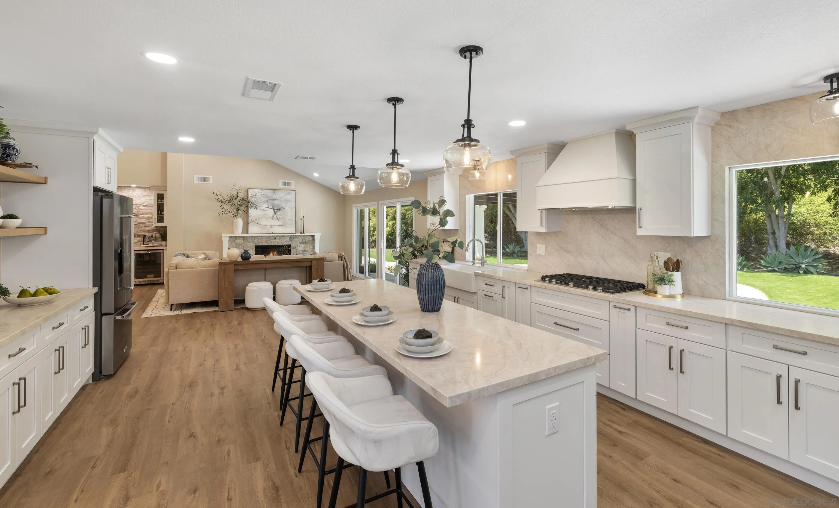 https://cdn.realtyfeed.com/cdn/127/260013962/039b5d62bd5b558432bde206a070d201.webp