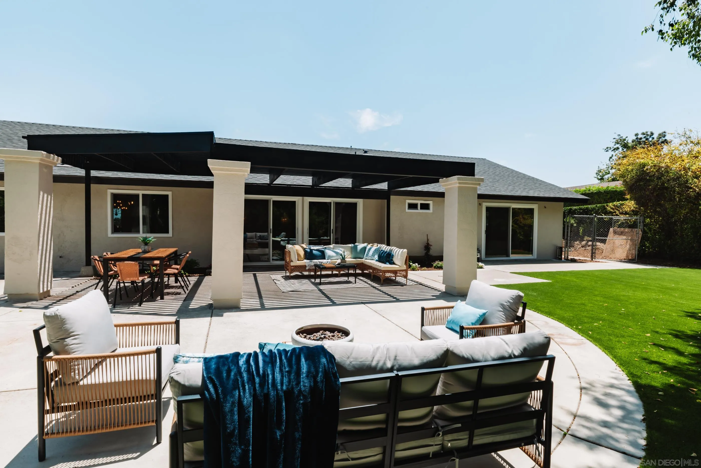 https://cdn.realtyfeed.com/cdn/127/260013962/103cef167ffc25c902256e9d39c2f440.webp