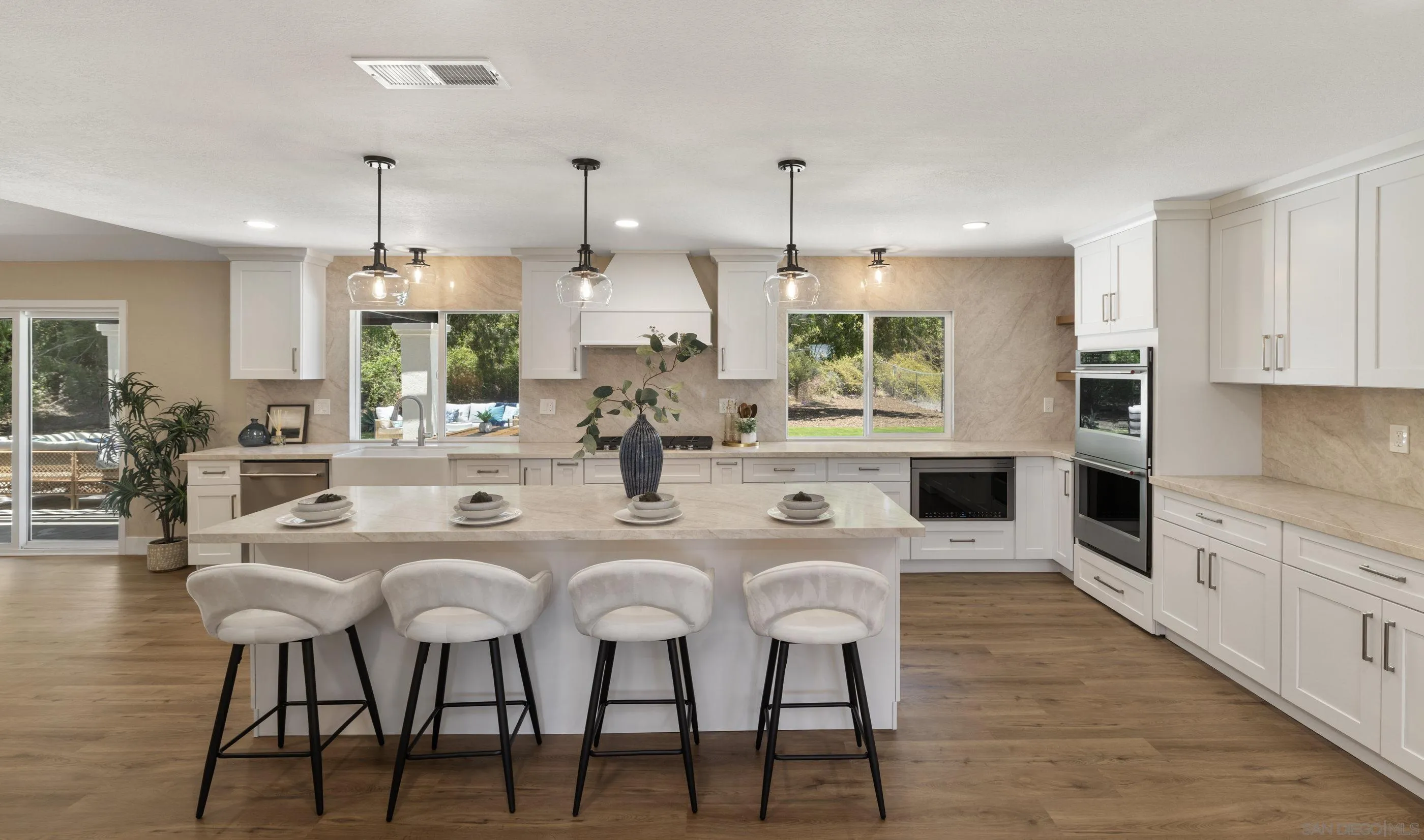 https://cdn.realtyfeed.com/cdn/127/260013962/34e00e8a3313b53653b877fef27fd191.webp