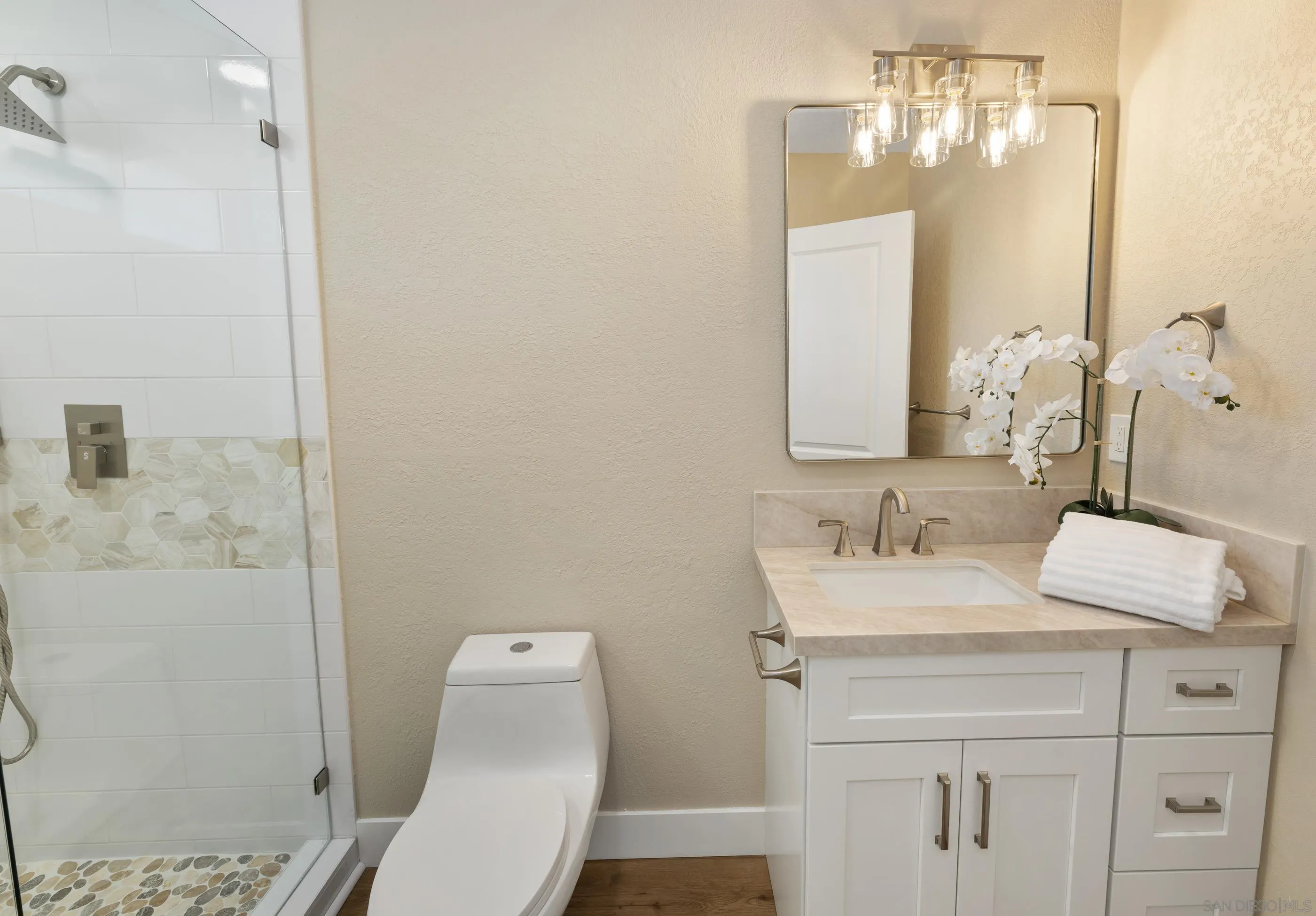 https://cdn.realtyfeed.com/cdn/127/260013962/425da96fba10e44a7a91968f2c2dd4d5.webp