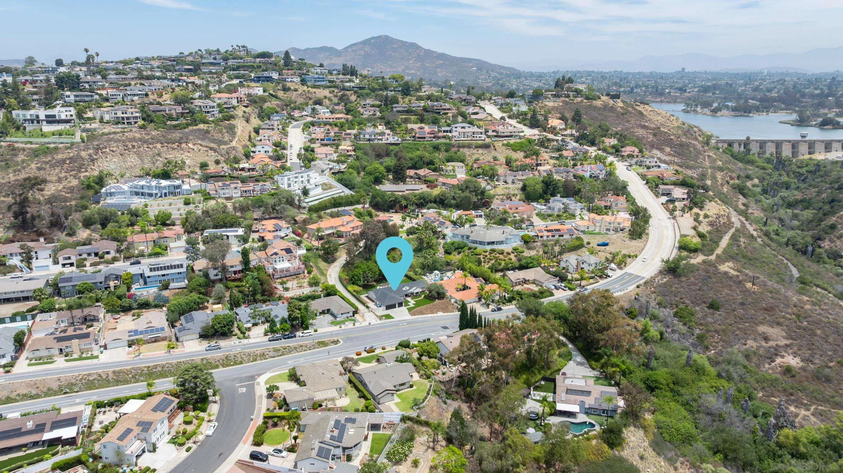 https://cdn.realtyfeed.com/cdn/127/260013962/46ff1bd1abe177cc7c14f5002b440dd7.webp