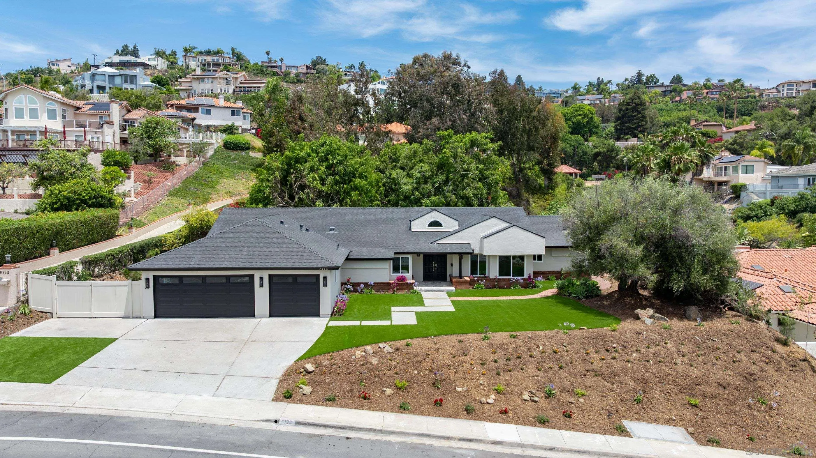 https://cdn.realtyfeed.com/cdn/127/260013962/711b997a667b46125bb7f8bcd84fbaf7.webp