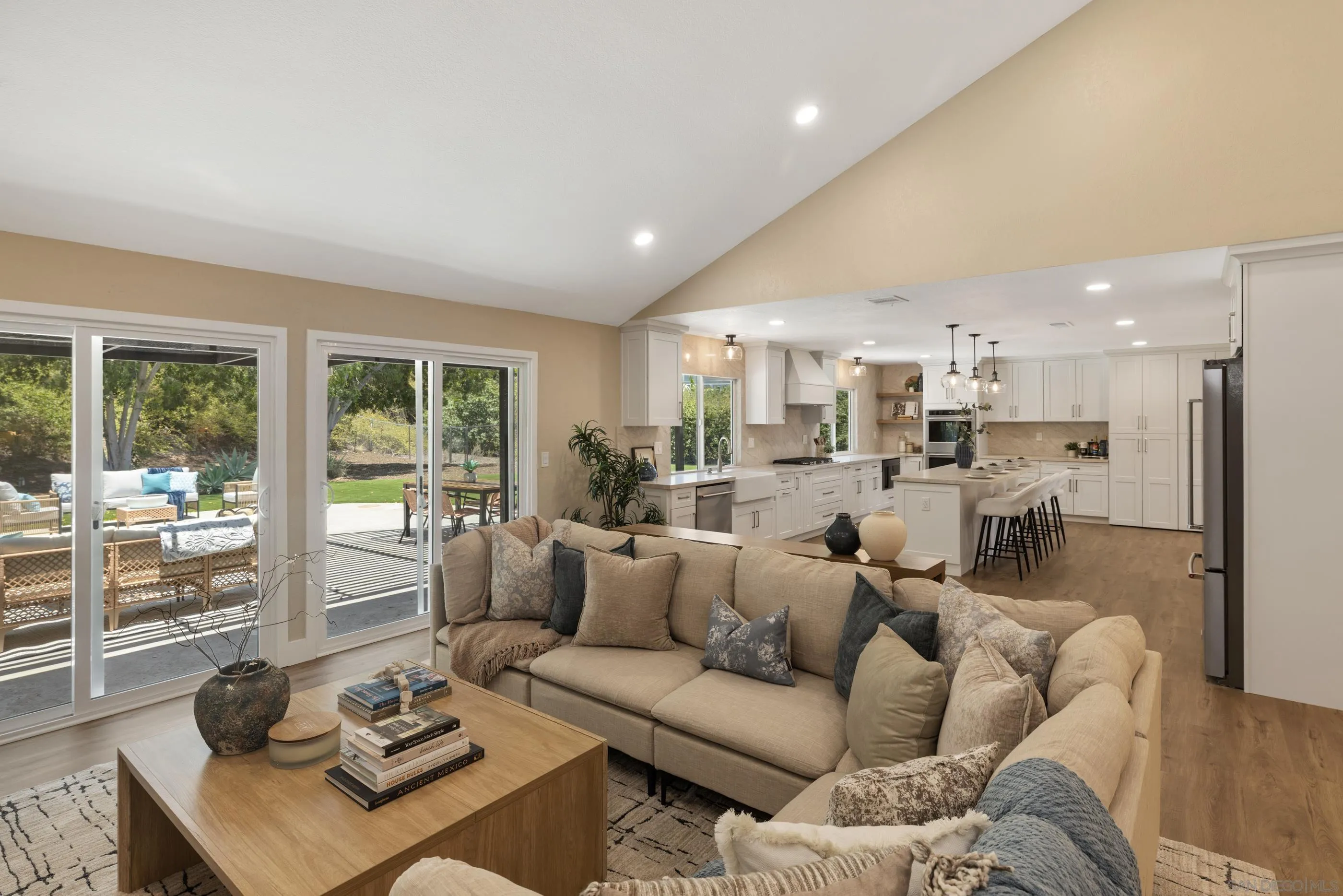 https://cdn.realtyfeed.com/cdn/127/260013962/a6bd175f92458923b80d1dad366dbdbd.webp