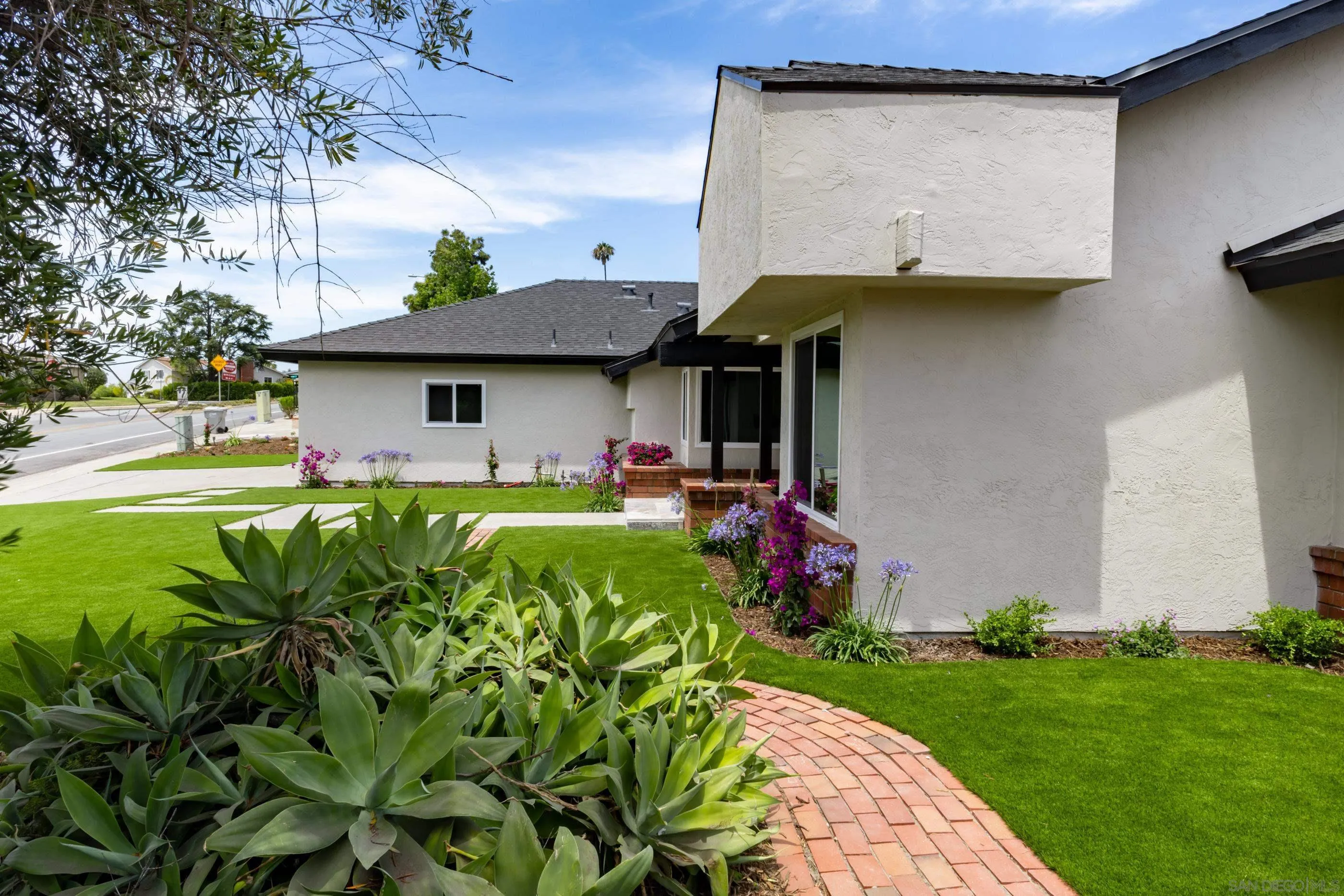 https://cdn.realtyfeed.com/cdn/127/260013962/b695de40177fb82563b69637706010f0.webp