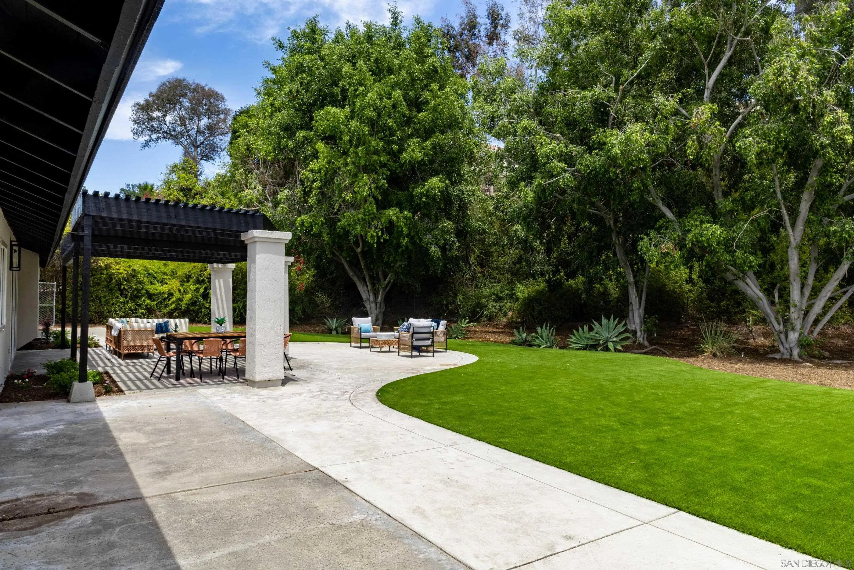 https://cdn.realtyfeed.com/cdn/127/260013962/d5eab4e4d84498b9a8a9da8787032879.webp