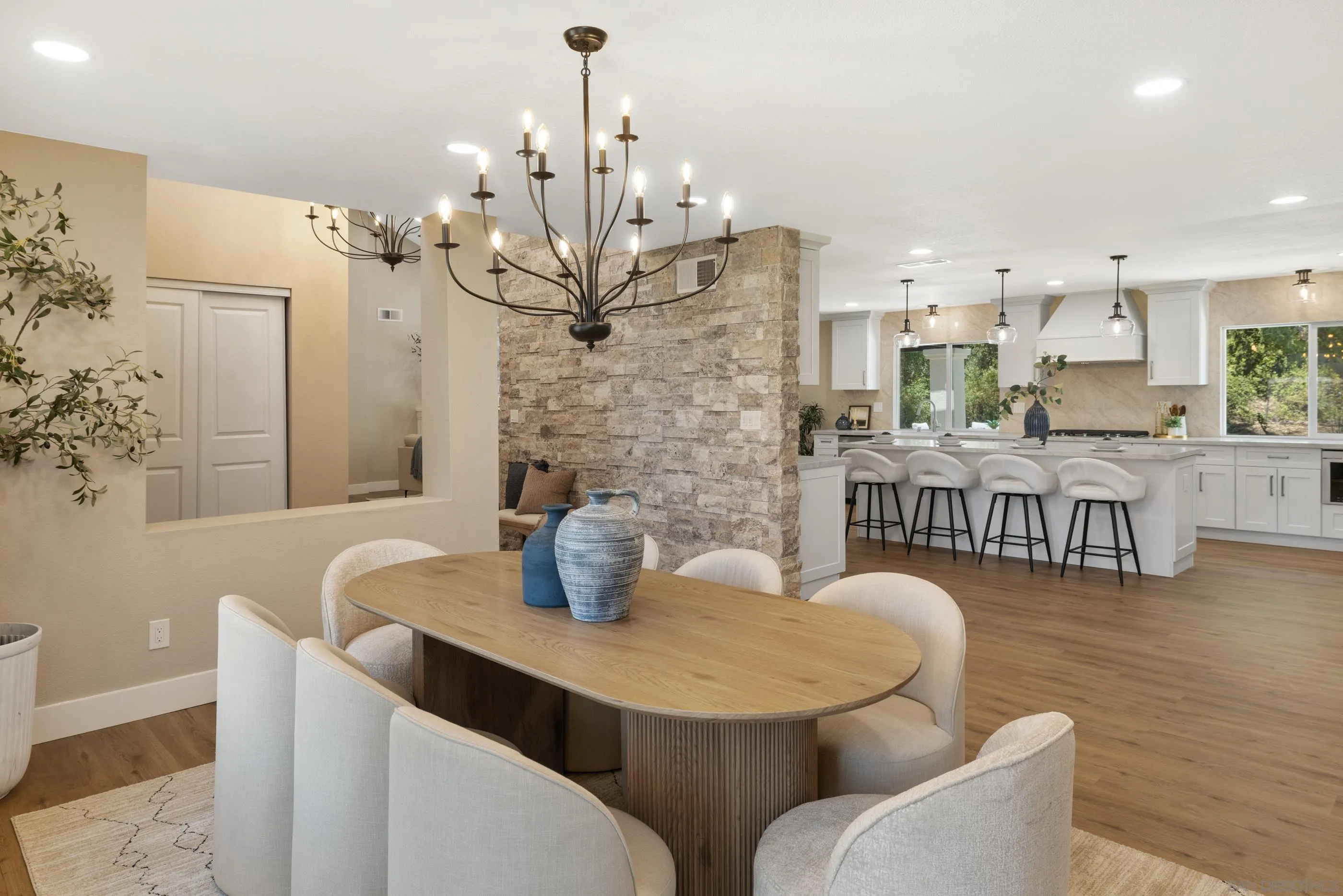 https://cdn.realtyfeed.com/cdn/127/260013962/e26cf9744e624f77fb12409f94ba8533.webp