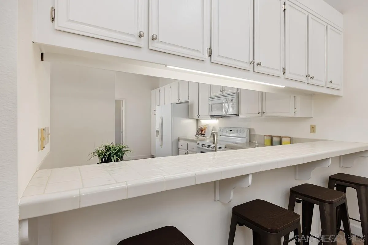 Photo #10: 260013978 Listing: Photo #10