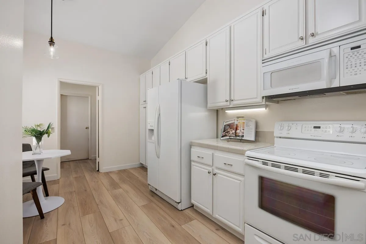 Photo #12: 260013978 Listing: Photo #12