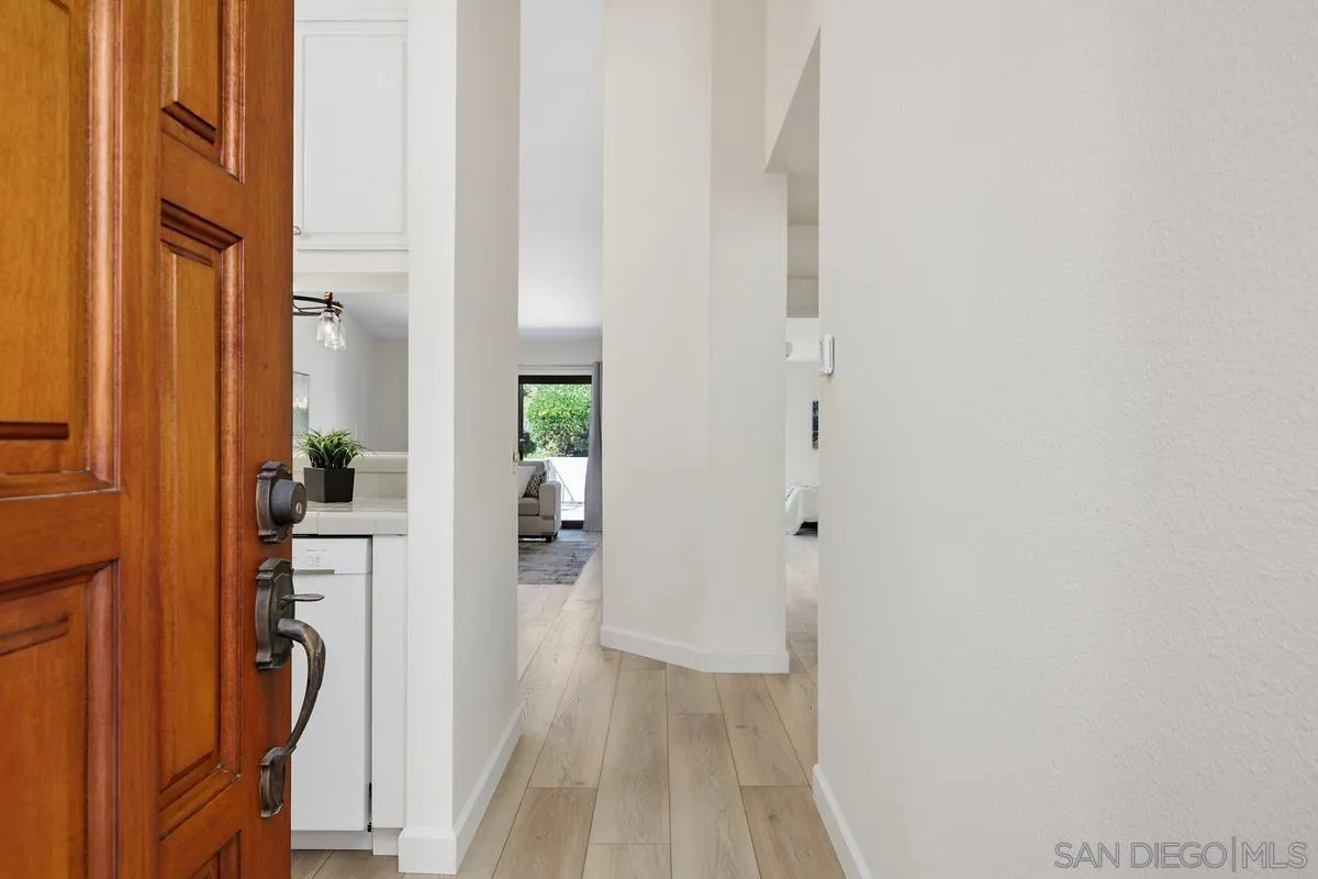 Photo #4: 260013978 Listing: Photo #4