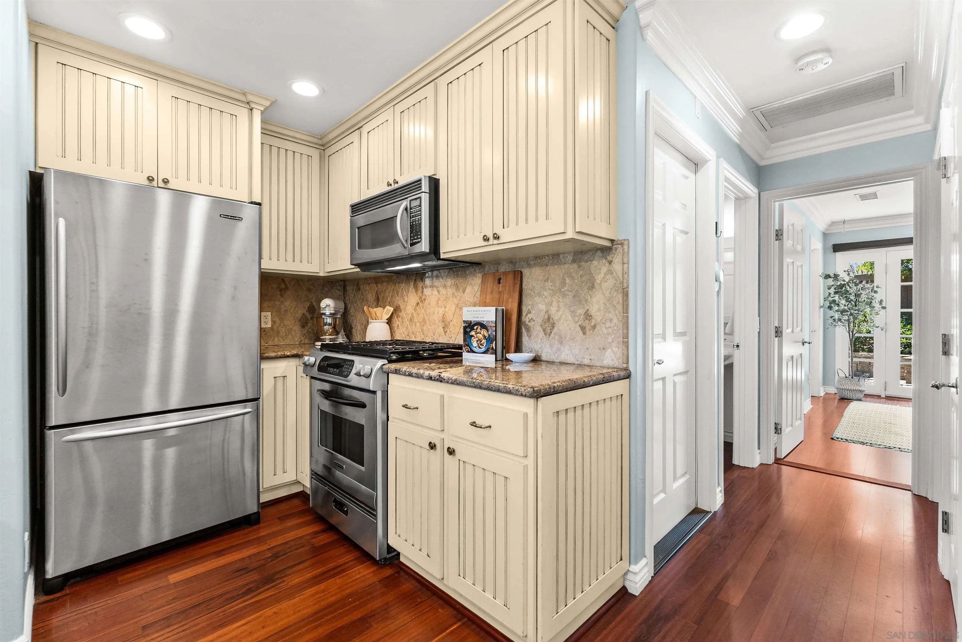 https://cdn.realtyfeed.com/cdn/127/260013981/0ba56c2c2fe6870213ecbd641c1de9ad.webp