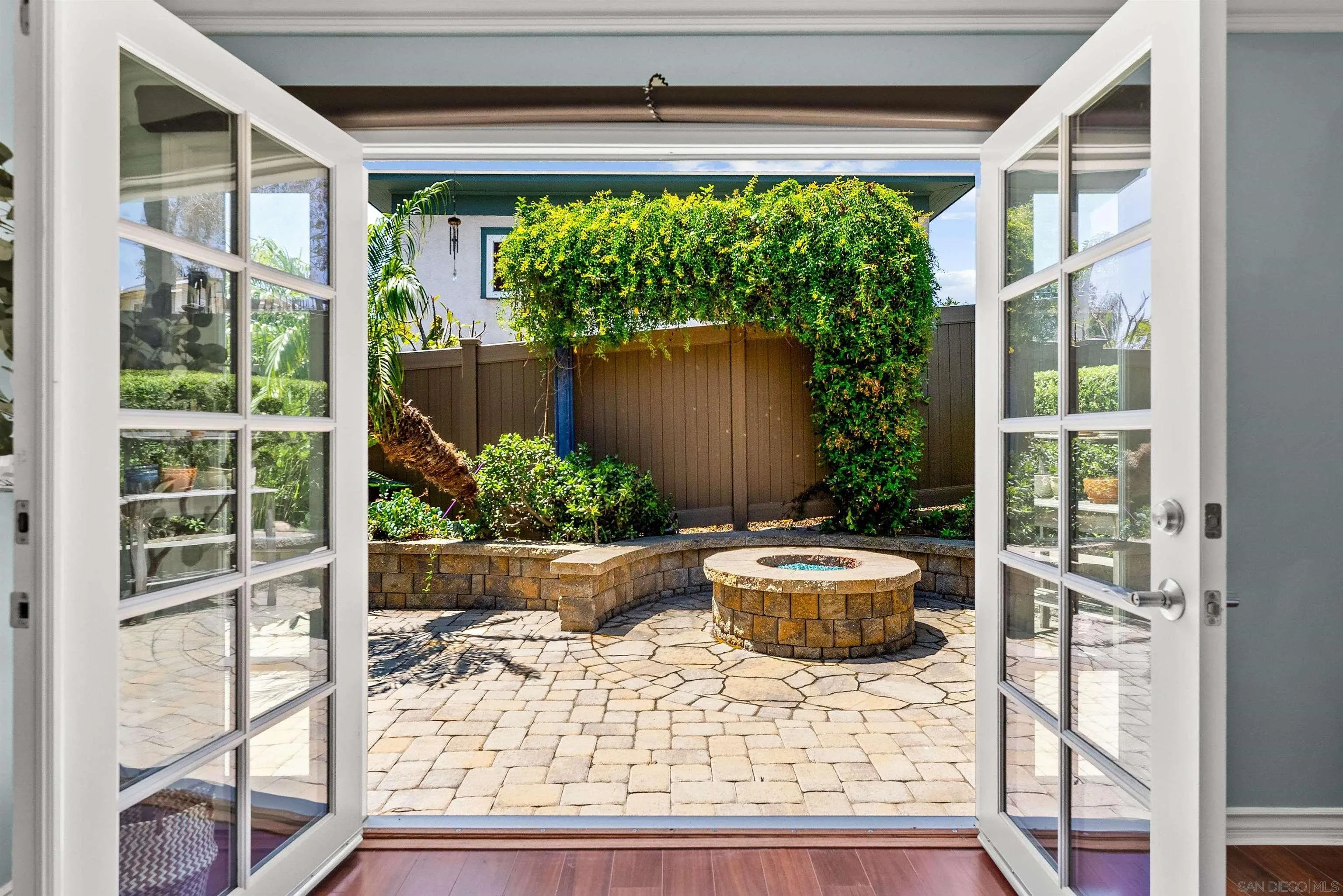 https://cdn.realtyfeed.com/cdn/127/260013981/0db16c6bb05a3567daedf8a6bbbc4781.webp