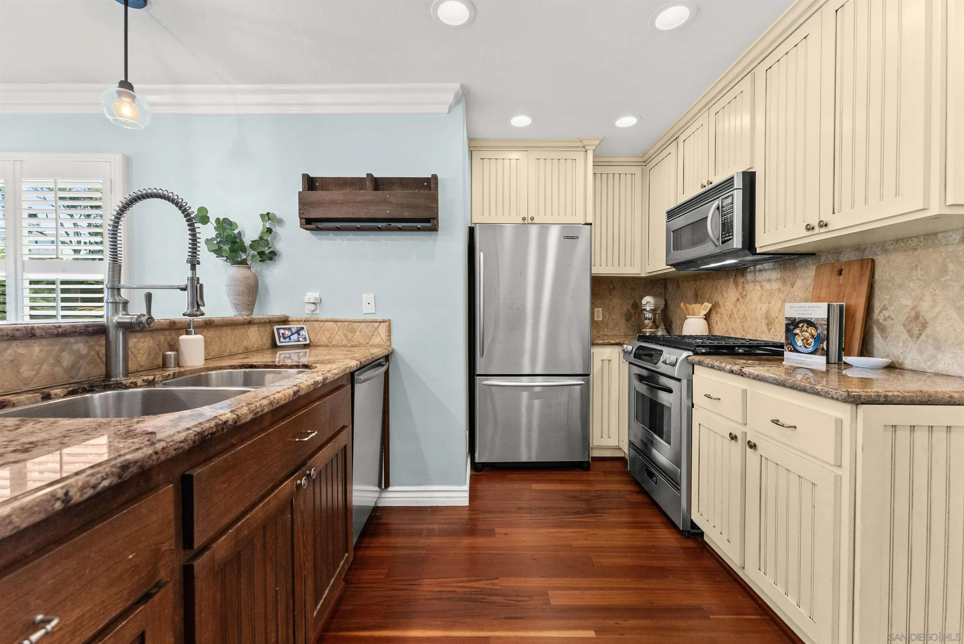 https://cdn.realtyfeed.com/cdn/127/260013981/7e1f649eb89791922430dfc439a9cf67.webp