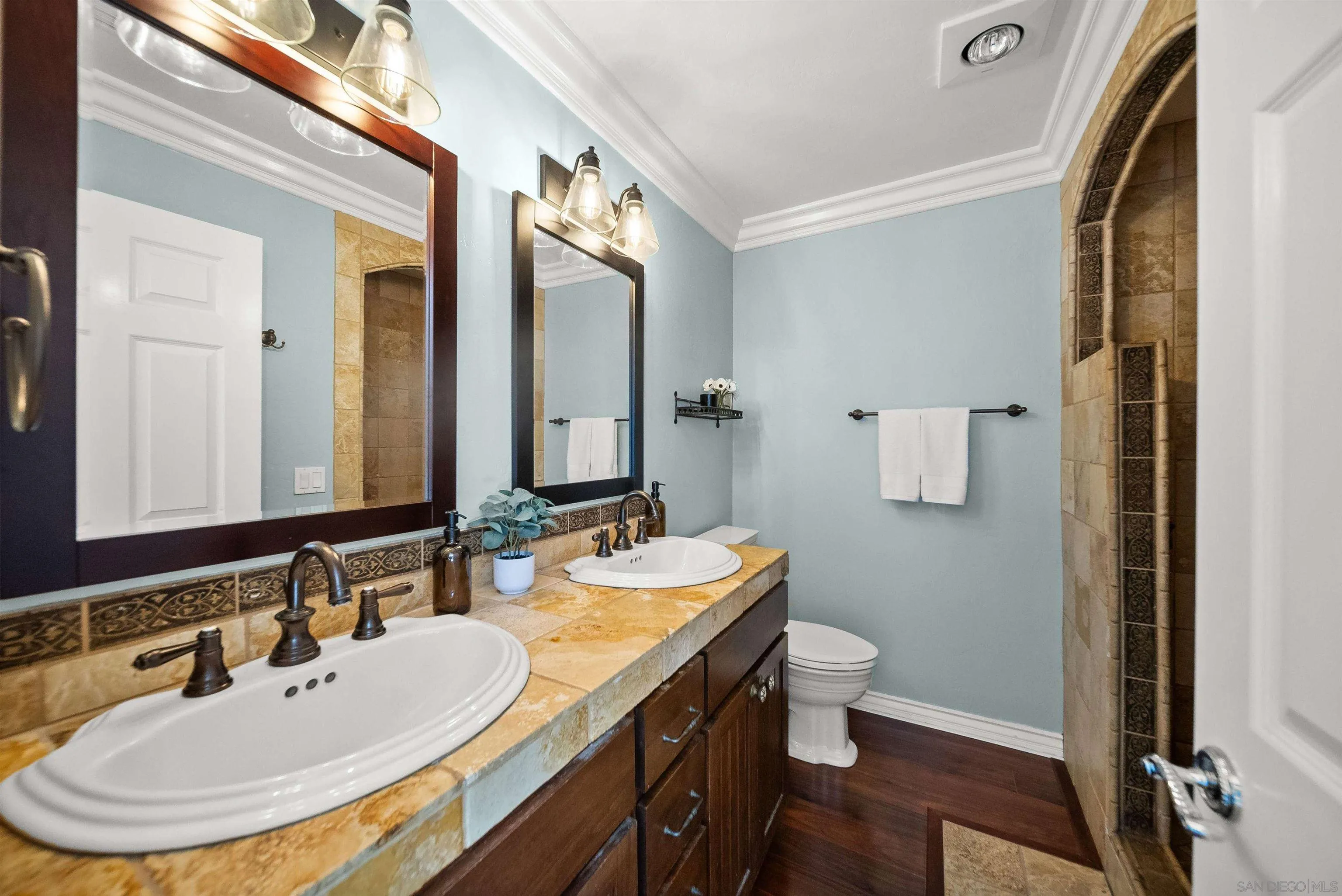 https://cdn.realtyfeed.com/cdn/127/260013981/93997dd2c08d8cc14d02efe114a533a1.webp
