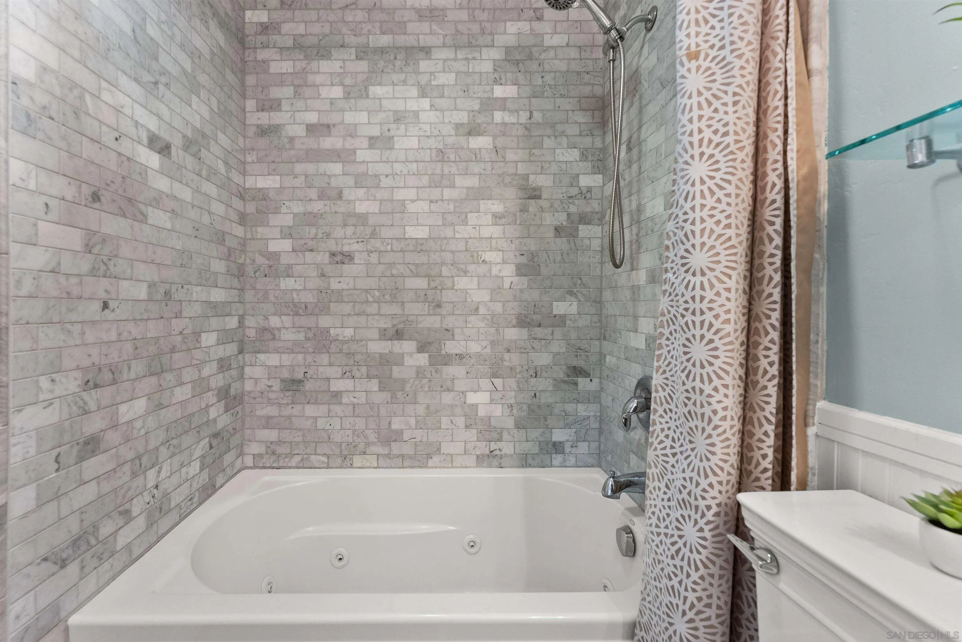 https://cdn.realtyfeed.com/cdn/127/260013981/d189634cbcfdaad6bd19c10e7e495b85.webp