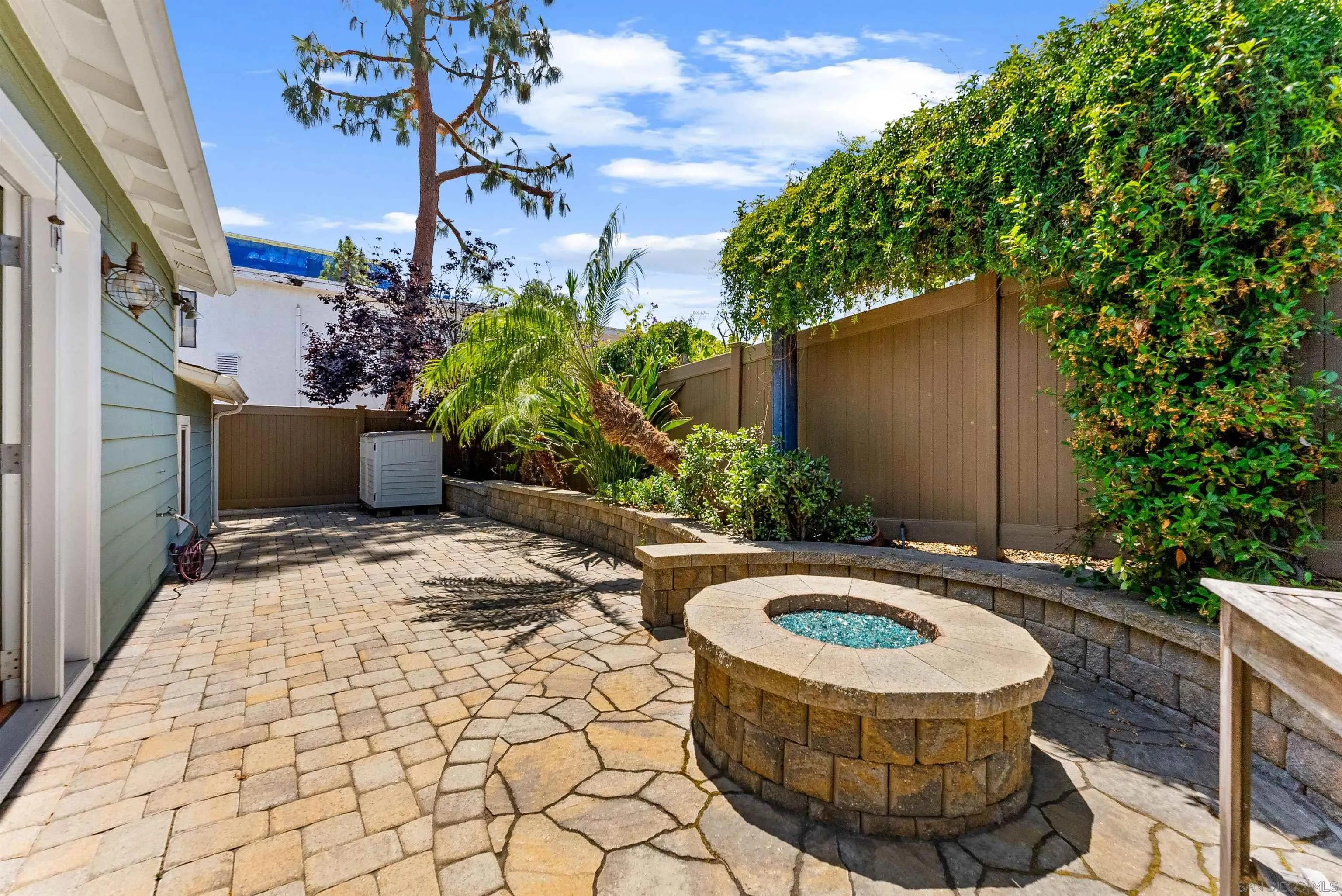 https://cdn.realtyfeed.com/cdn/127/260013981/eb14f2afc2e6817fcfb8c3fdda47b32a.webp