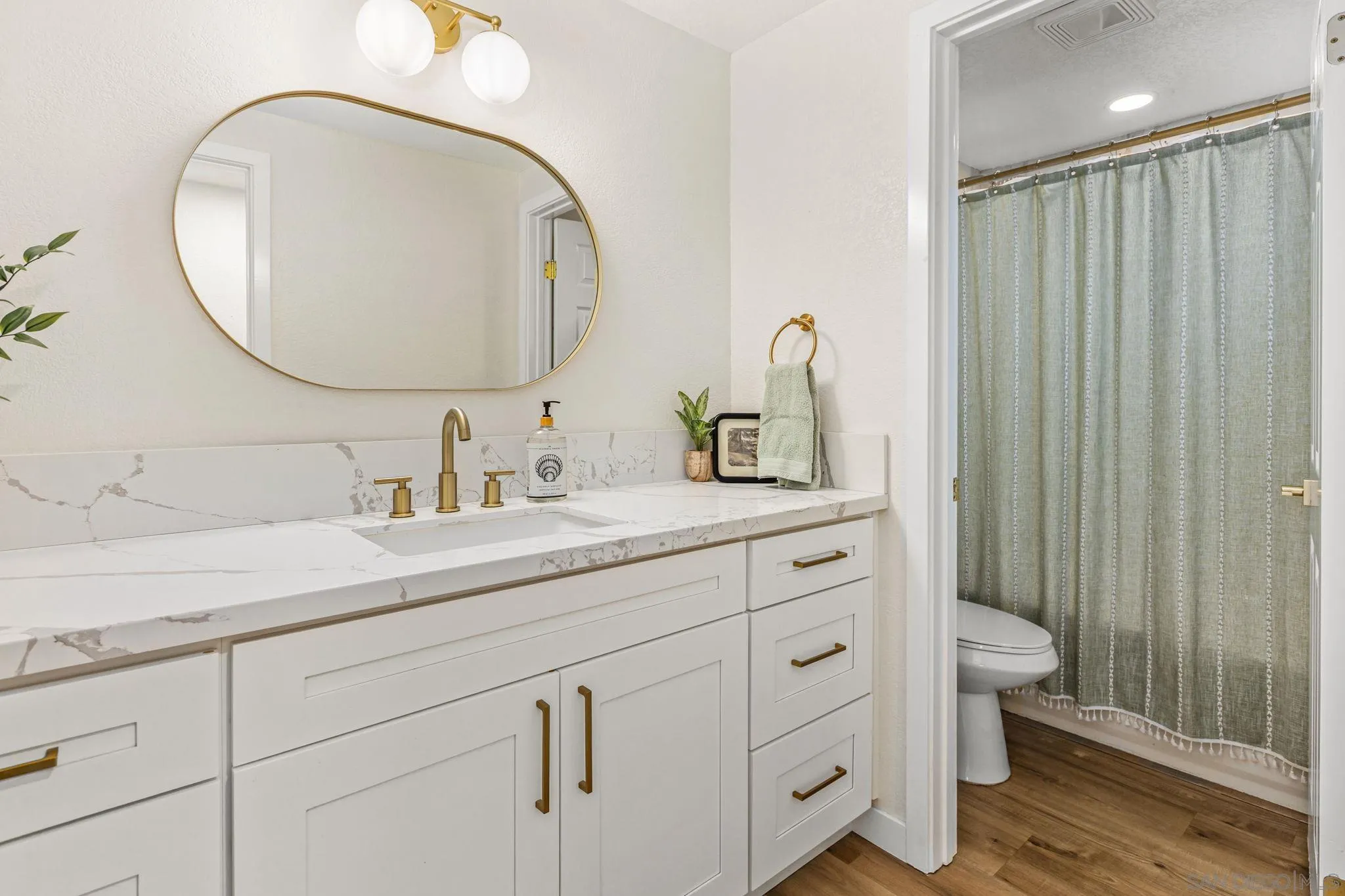 https://cdn.realtyfeed.com/cdn/127/260013986/47b754a5e61a4ff3640375ae9b3530c5.webp