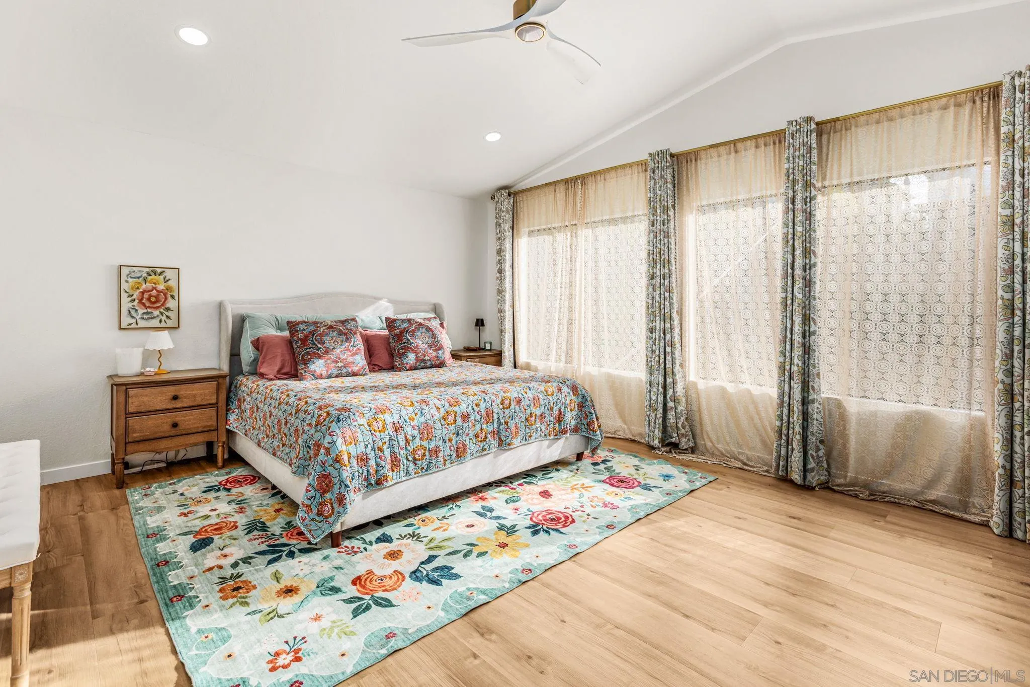 https://cdn.realtyfeed.com/cdn/127/260013986/ccf78cd9352cc8eaf623cd2783cd460c.webp