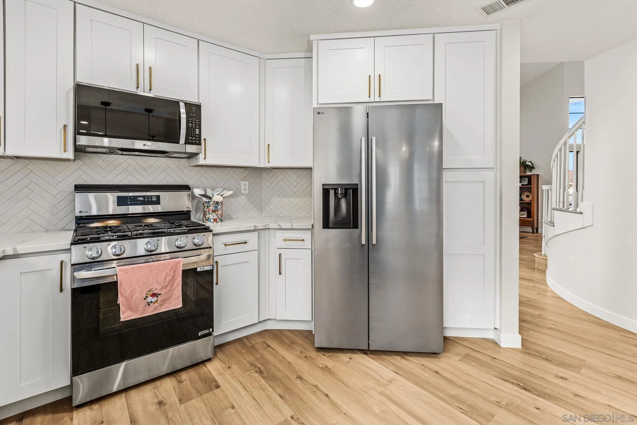 https://cdn.realtyfeed.com/cdn/127/260013986/f0eeb83644e506b5b14ee6056721a4b8.webp