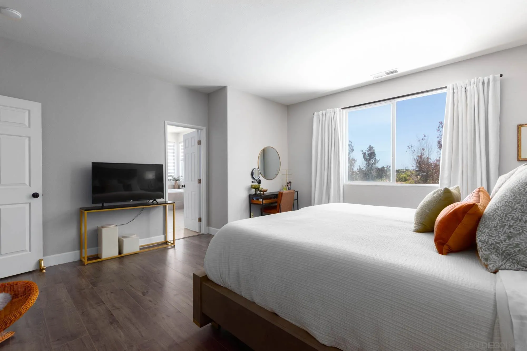 https://cdn.realtyfeed.com/cdn/127/260013987/a443ef22360329c7ab96225349ae96d9.webp