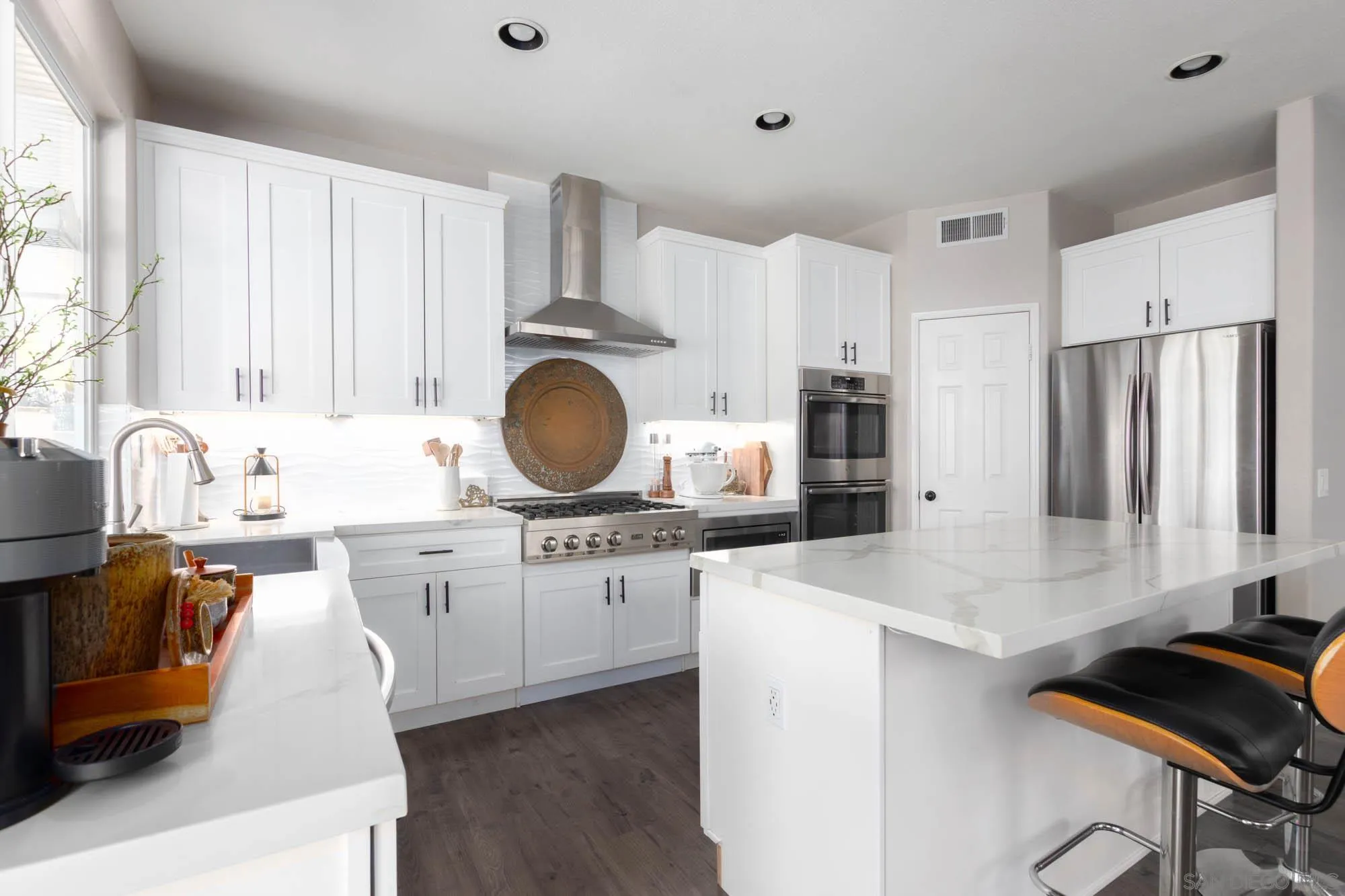 https://cdn.realtyfeed.com/cdn/127/260013987/fecb907fe4487d623eaa83d63551dd11.webp
