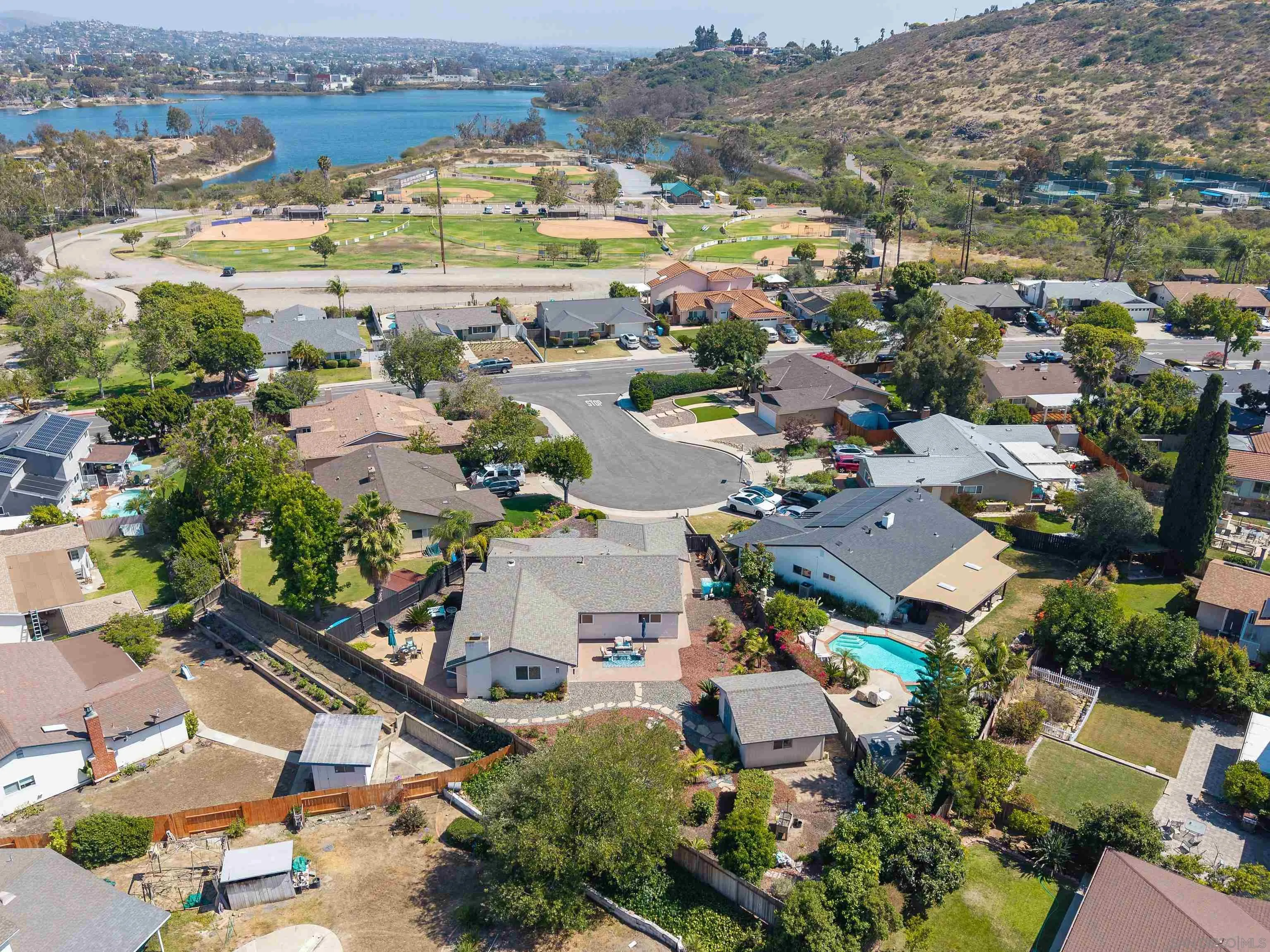 https://cdn.realtyfeed.com/cdn/127/260013989/33448d828c03c2c2a2708b48e8fa2f54.webp