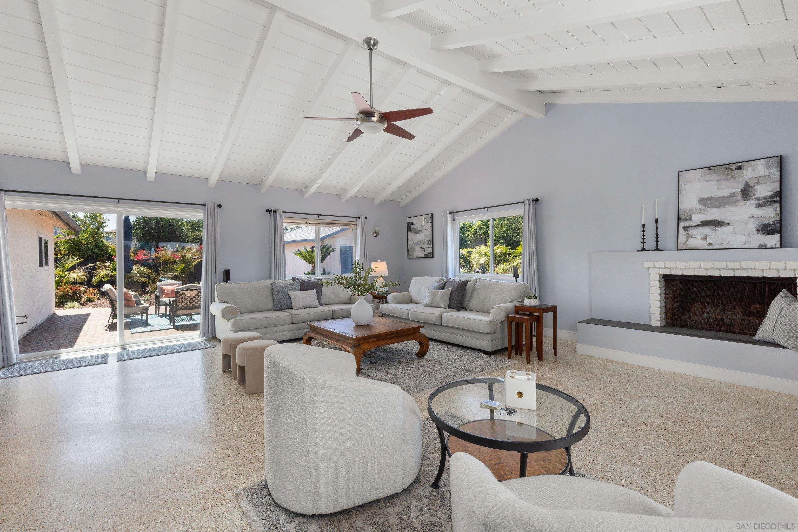 https://cdn.realtyfeed.com/cdn/127/260013989/e5da3509fe33e70610ddd24d93929877.webp