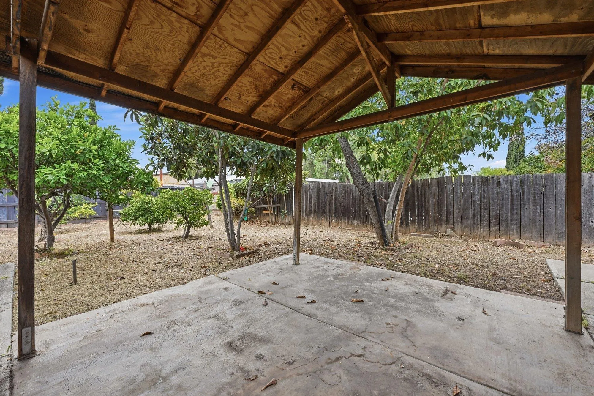 https://cdn.realtyfeed.com/cdn/127/260013992/0b3edff81f5b57d7e78bb8dfc2426612.webp