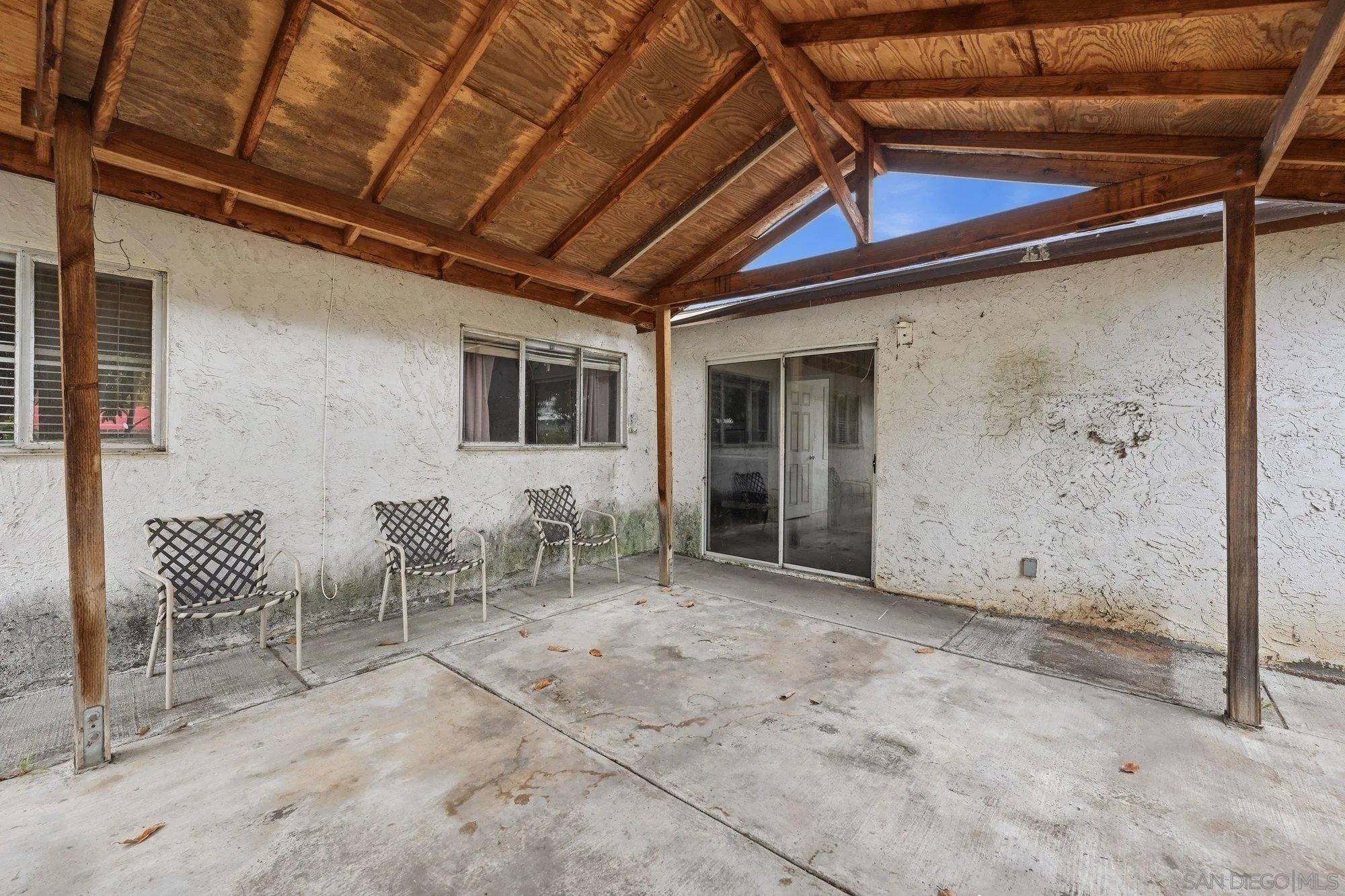 https://cdn.realtyfeed.com/cdn/127/260013992/2d6eac145545b002466ff0ab9936df47.webp