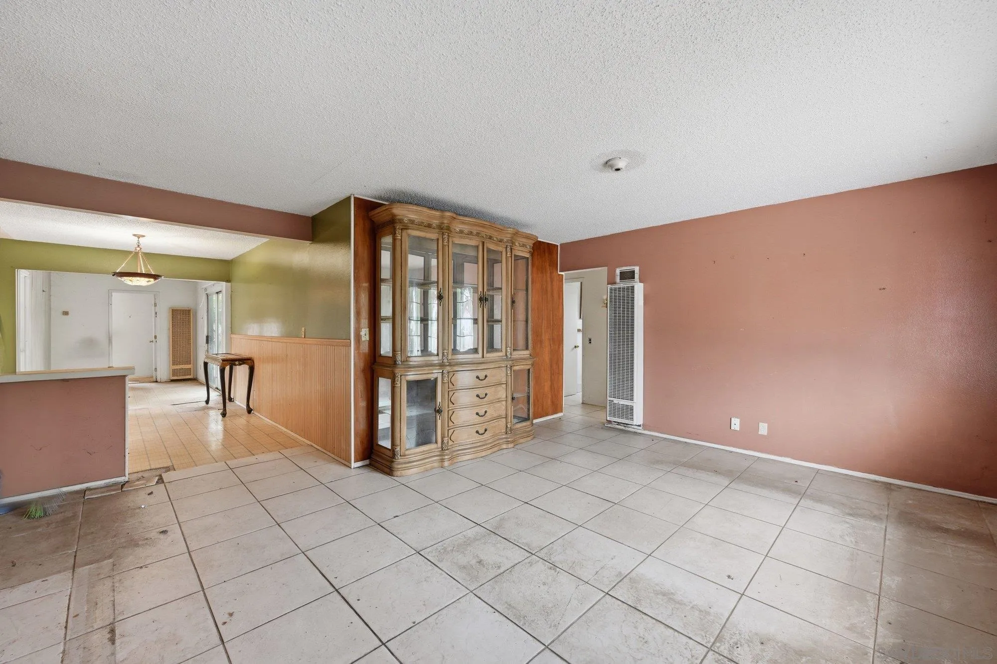 https://cdn.realtyfeed.com/cdn/127/260013992/3a2f7afee9d48b59aaf3f4f7e3661eb0.webp