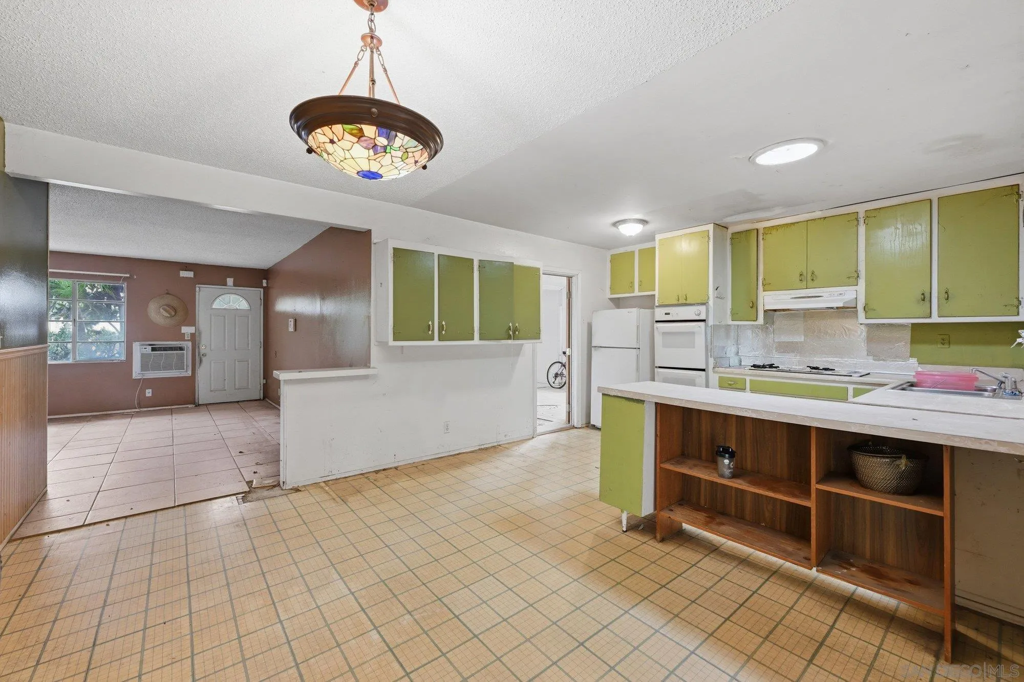 https://cdn.realtyfeed.com/cdn/127/260013992/4c8c3e2d4428a799f05c7976232e63e4.webp